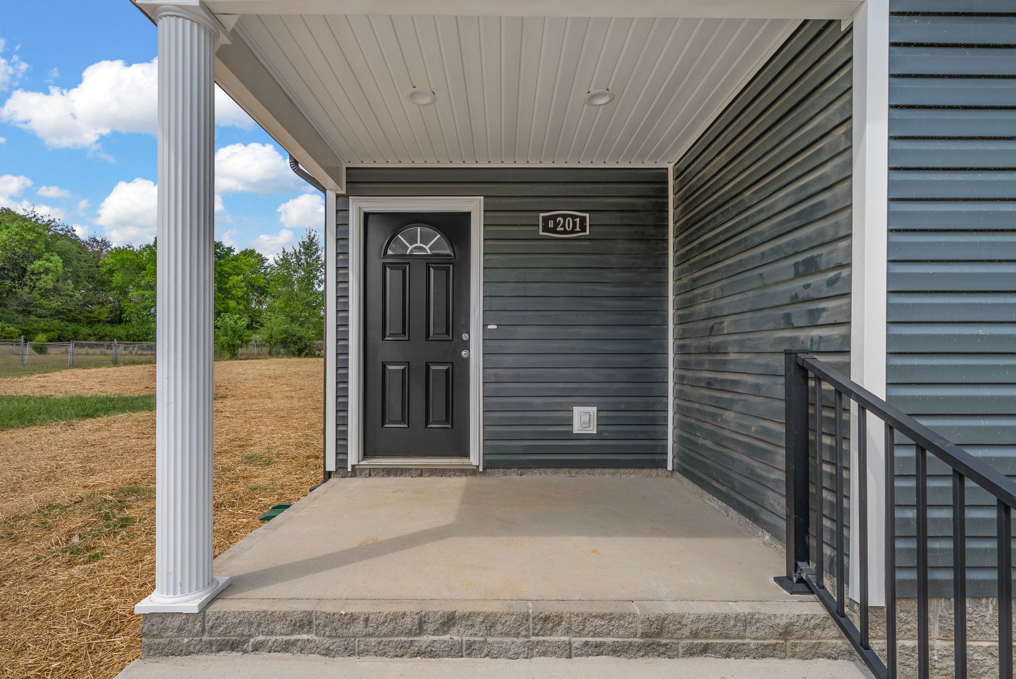 201 Pineridge Dr Property Photo 3