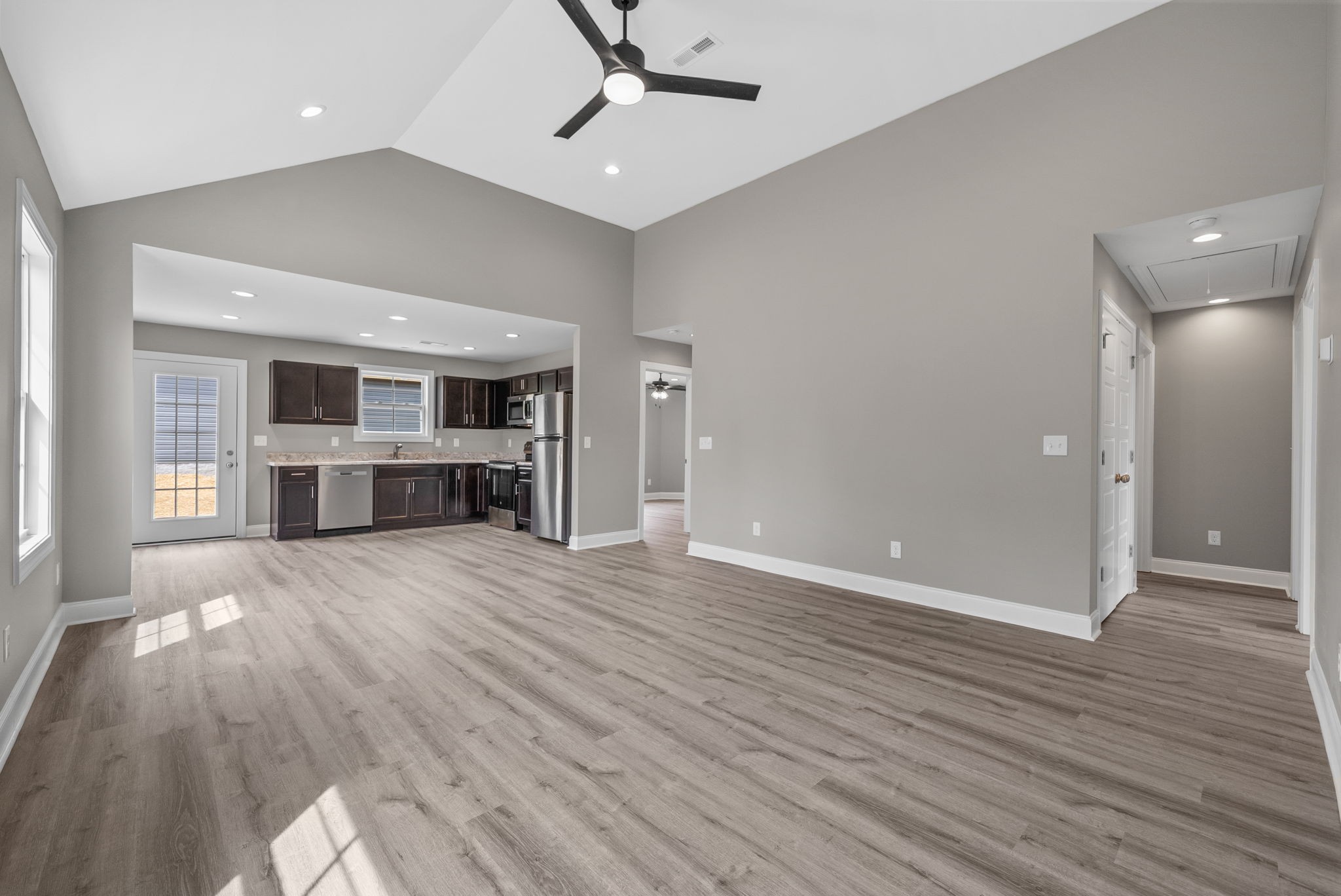 201 Pineridge Dr Property Photo 5