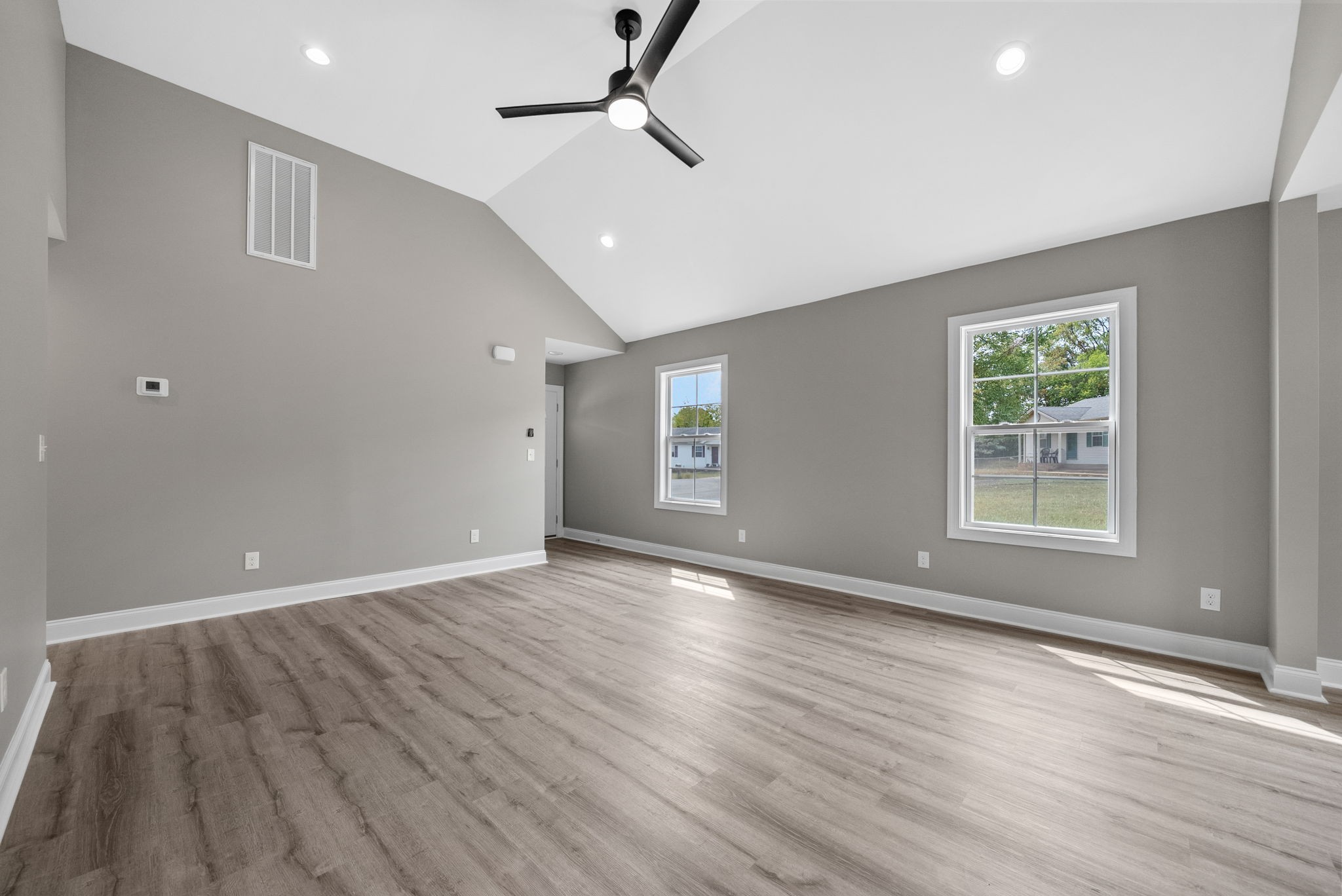 201 Pineridge Dr Property Photo 6