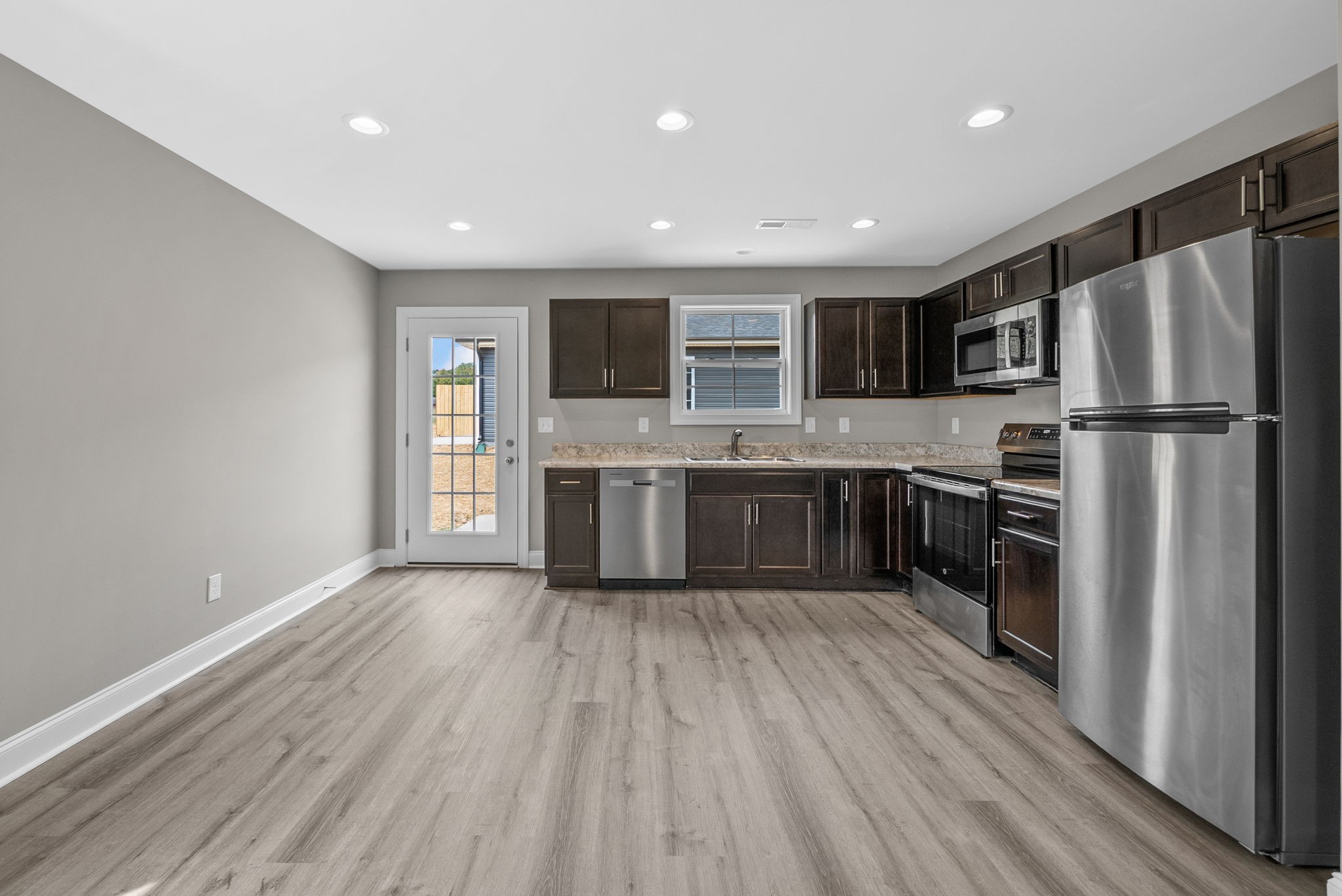 201 Pineridge Dr Property Photo 7