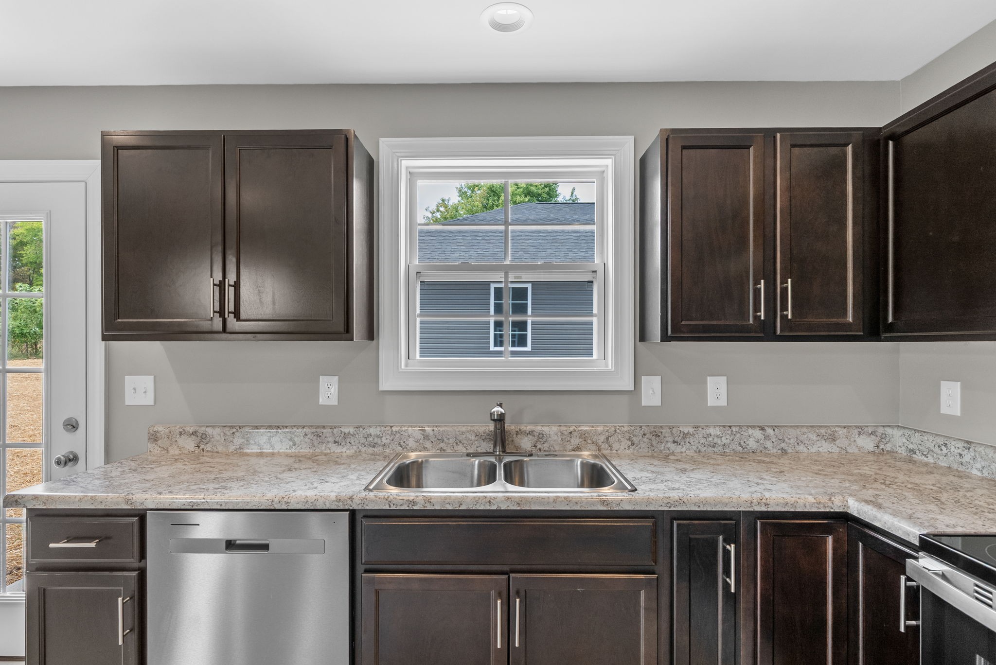 201 Pineridge Dr Property Photo 8