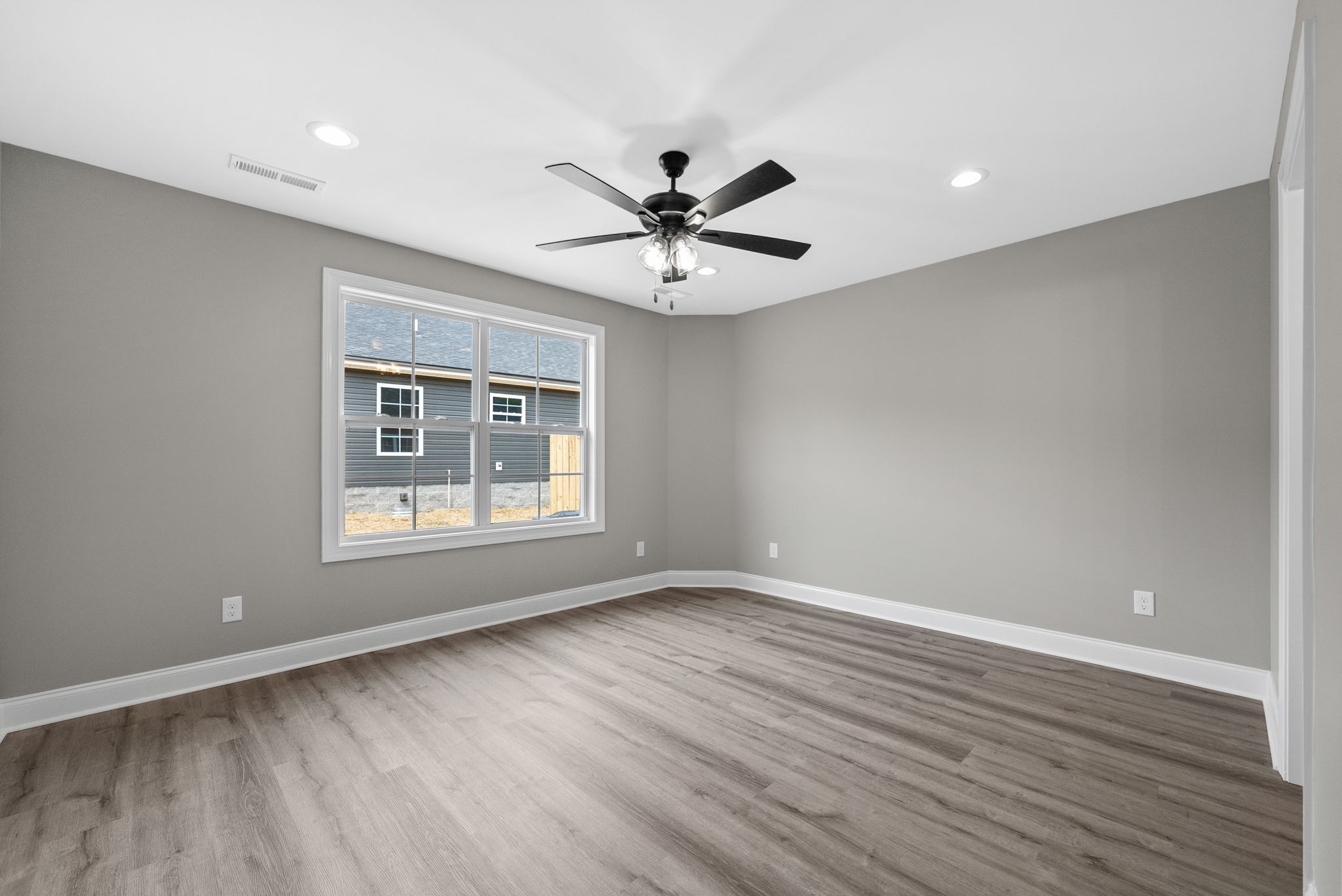 201 Pineridge Dr Property Photo 10