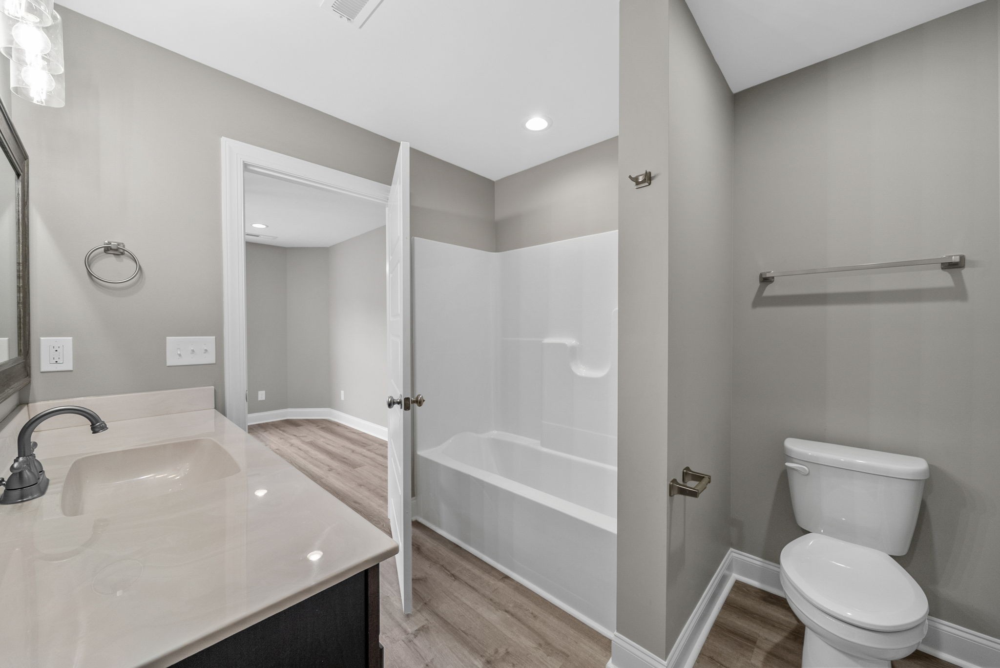 201 Pineridge Dr Property Photo 13