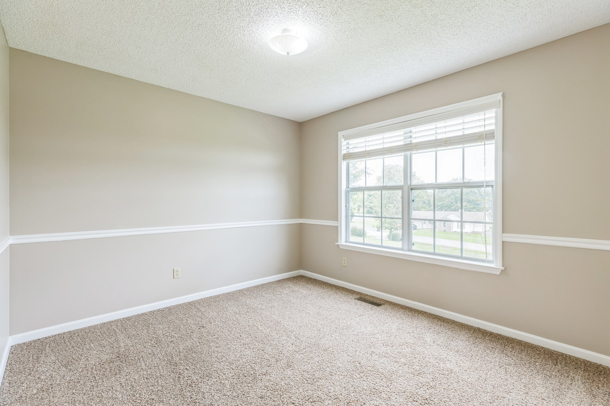 920 Bedford Pl Property Photo 7