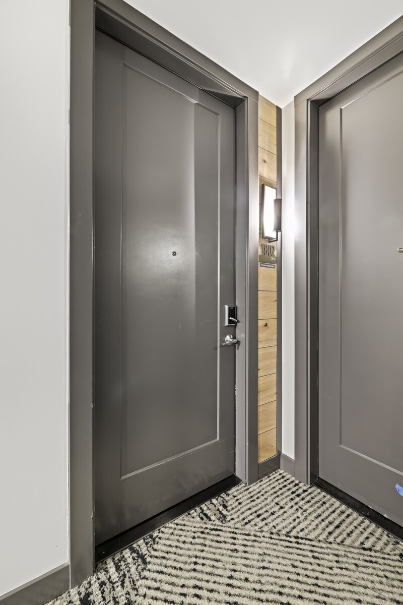 1212 Demonbreun St Property Photo 2