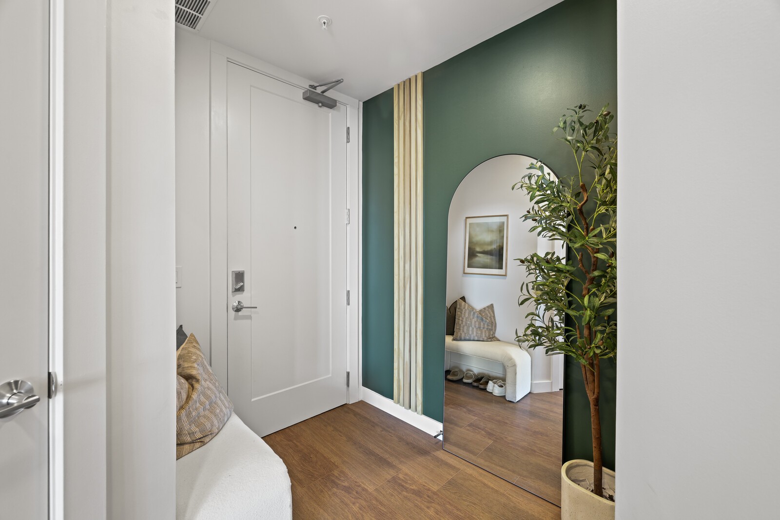 1212 Demonbreun St Property Photo 4