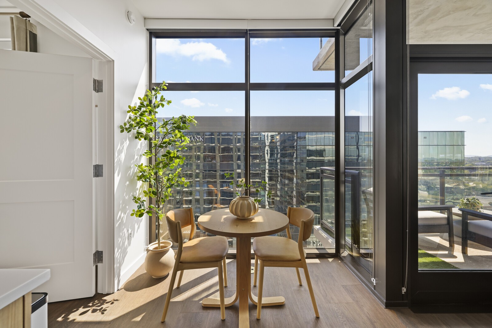 1212 Demonbreun St Property Photo 10