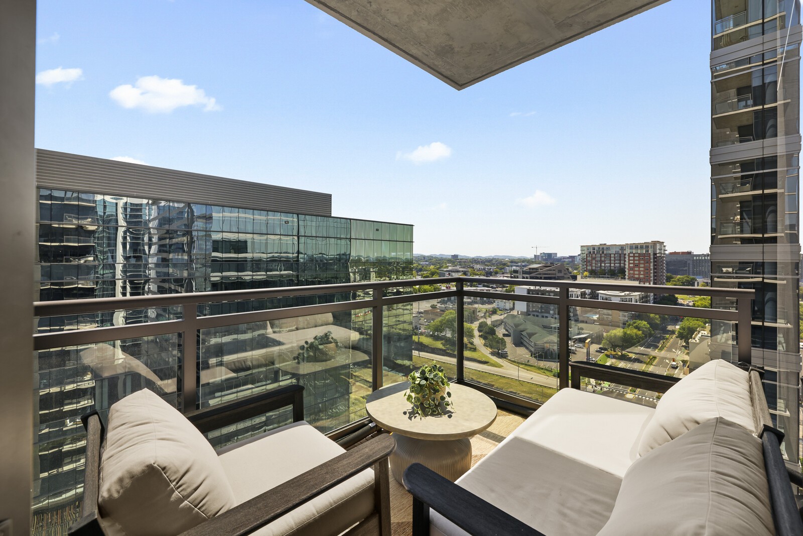 1212 Demonbreun St Property Photo 12