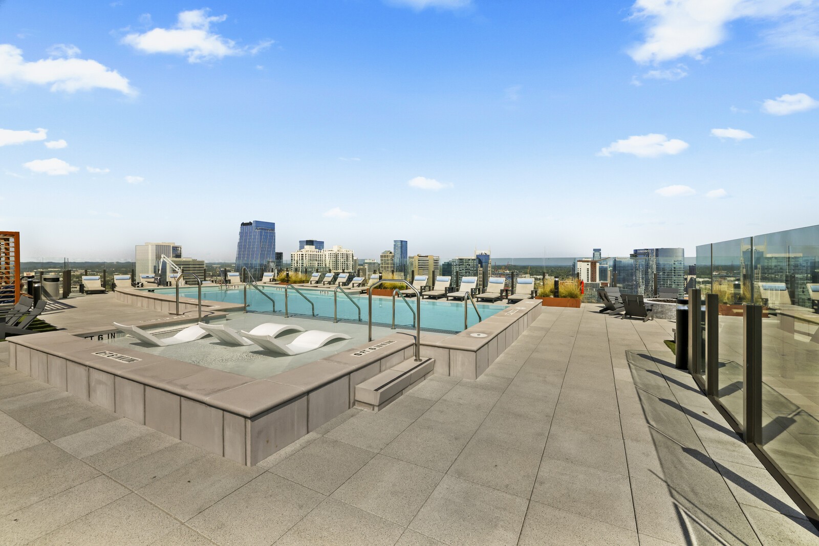 1212 Demonbreun St Property Photo 31