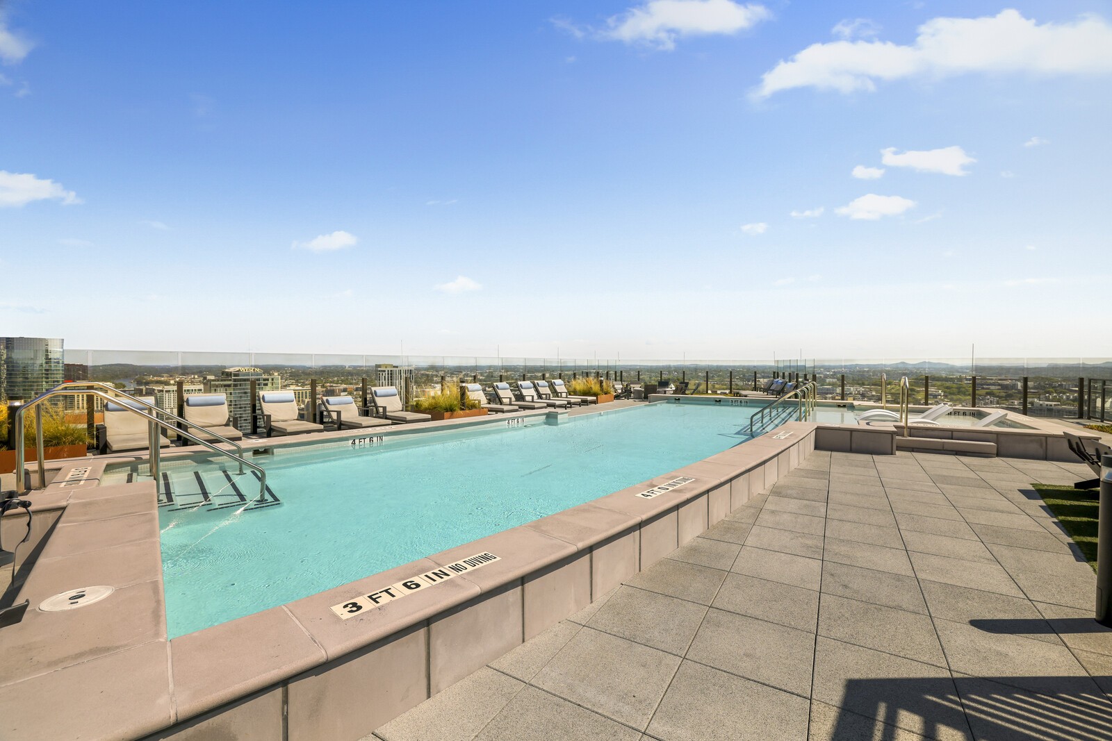 1212 Demonbreun St Property Photo 32