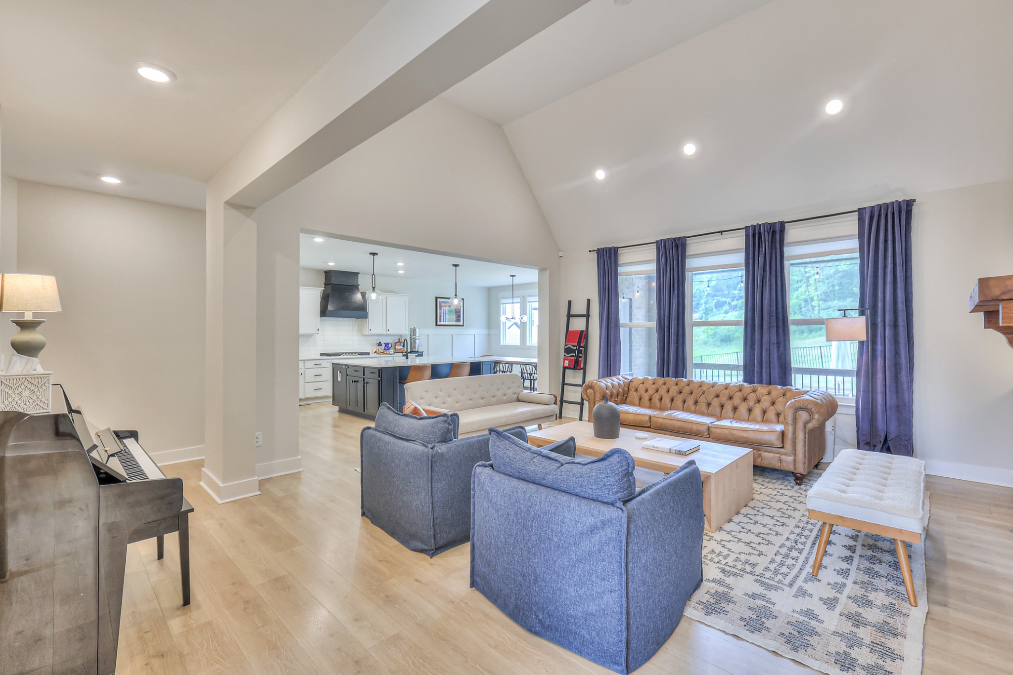 5611 Carney Ln Property Photo 3