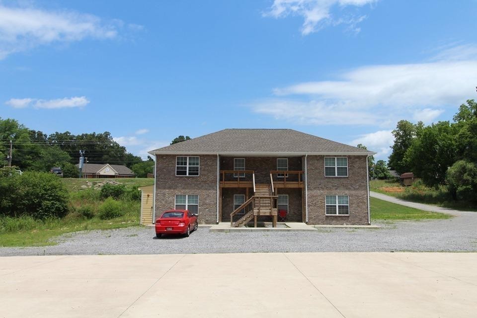 704 Donelson Parkway Property Photo 1