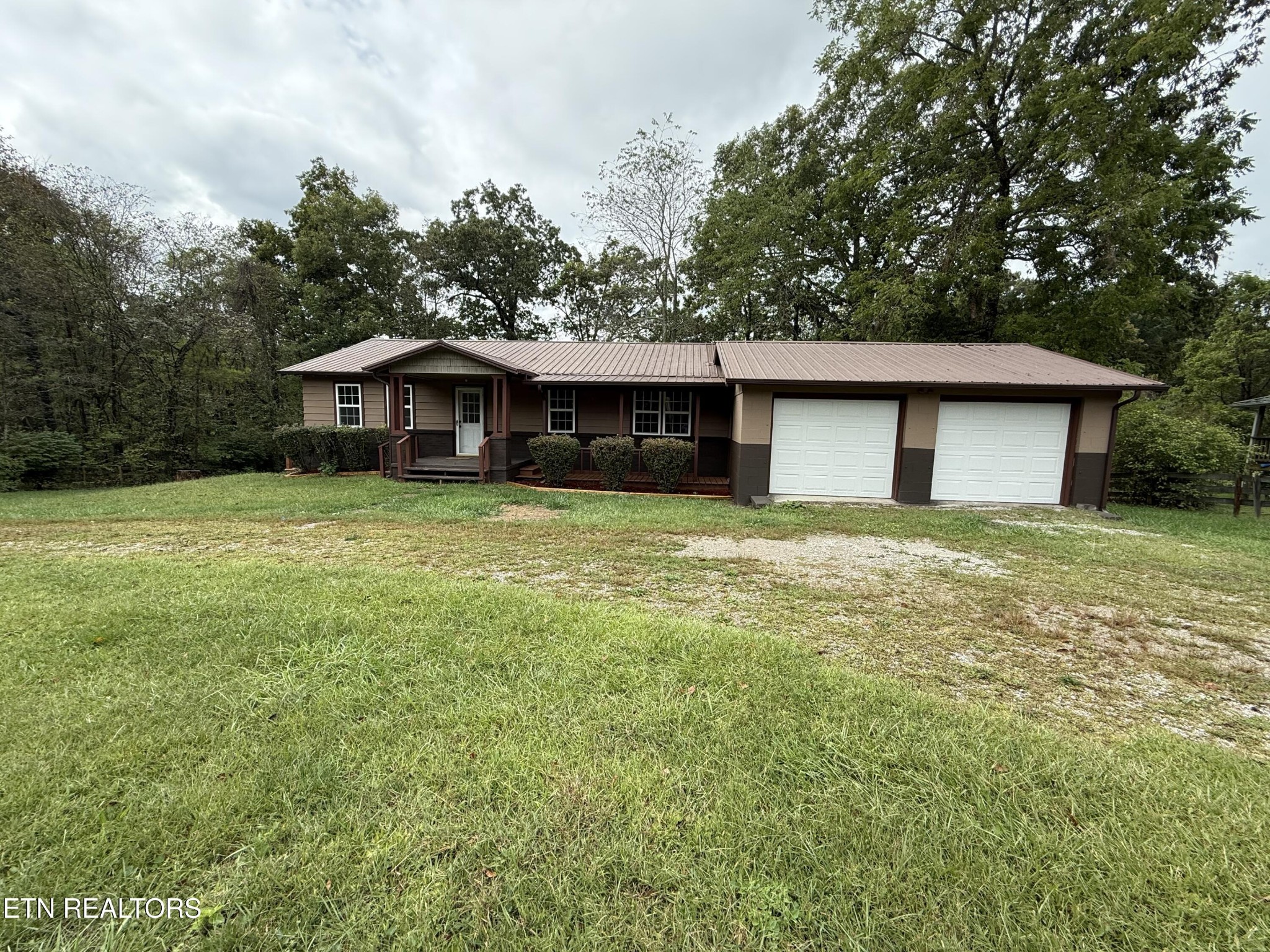 822 Allardt Hwy Property Photo 1