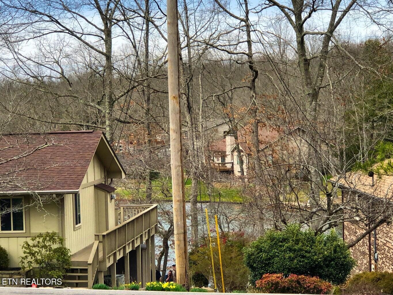 11 Oxford Circle Property Photo 3