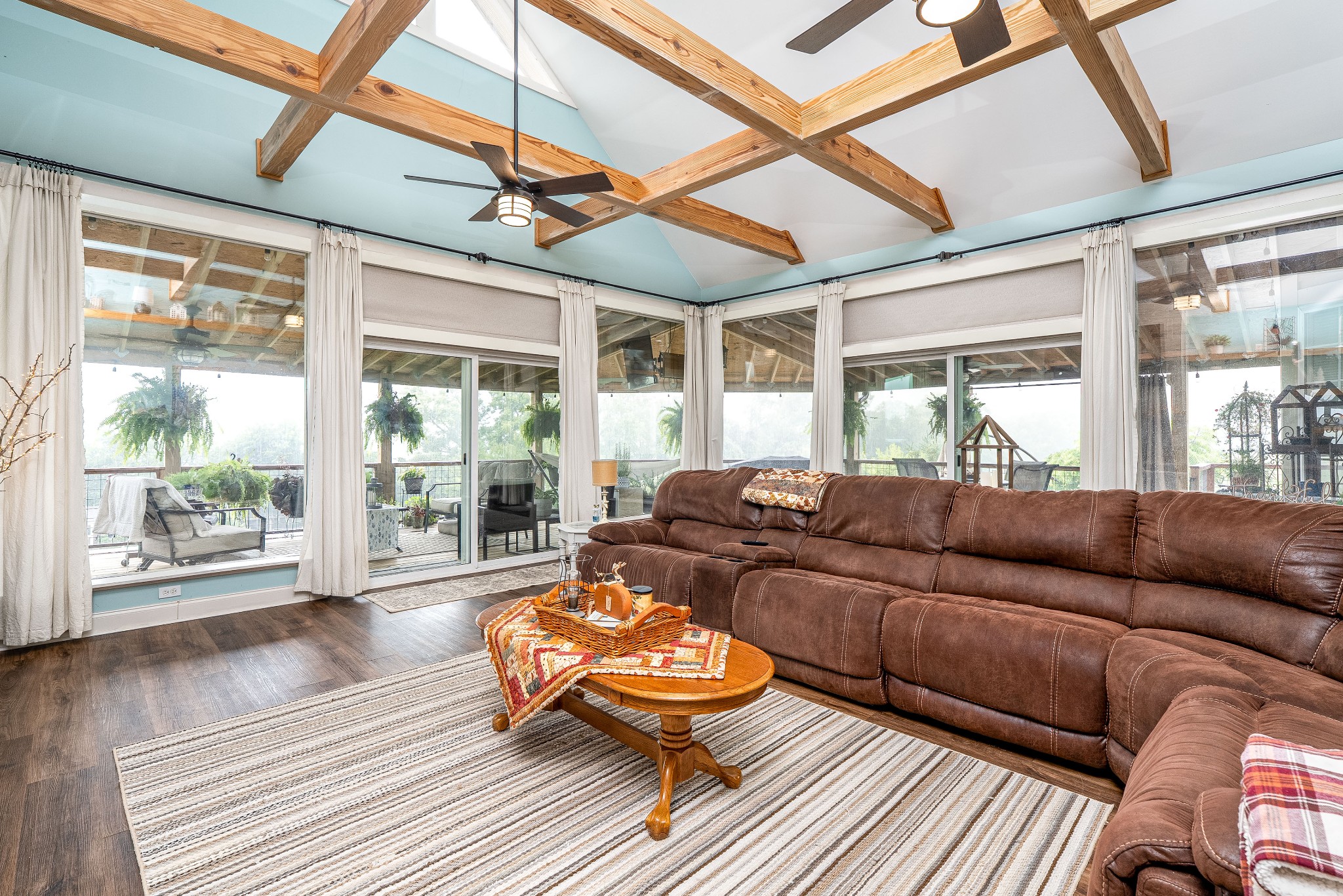 1855 Lochlann Dr Property Photo 2