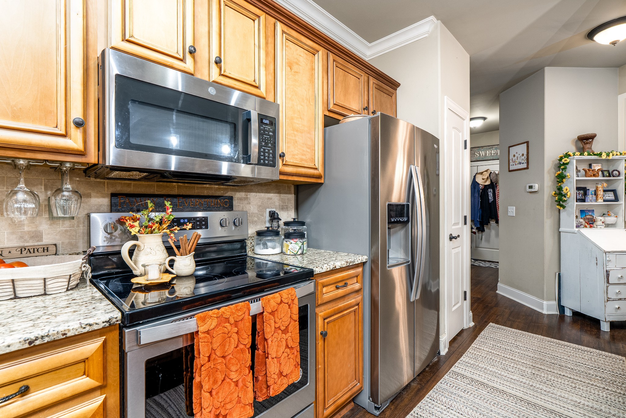 1855 Lochlann Dr Property Photo 9