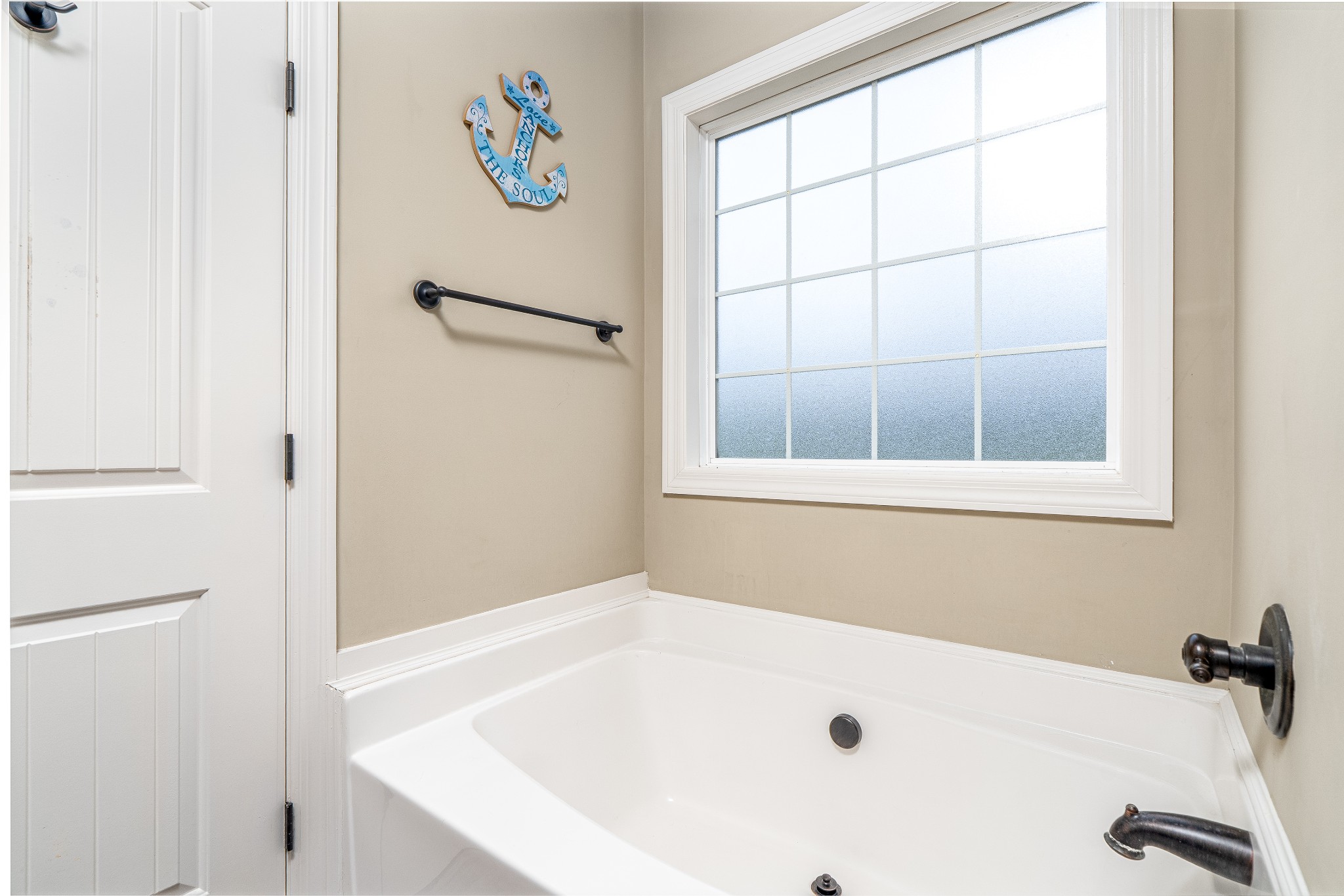 1855 Lochlann Dr Property Photo 15