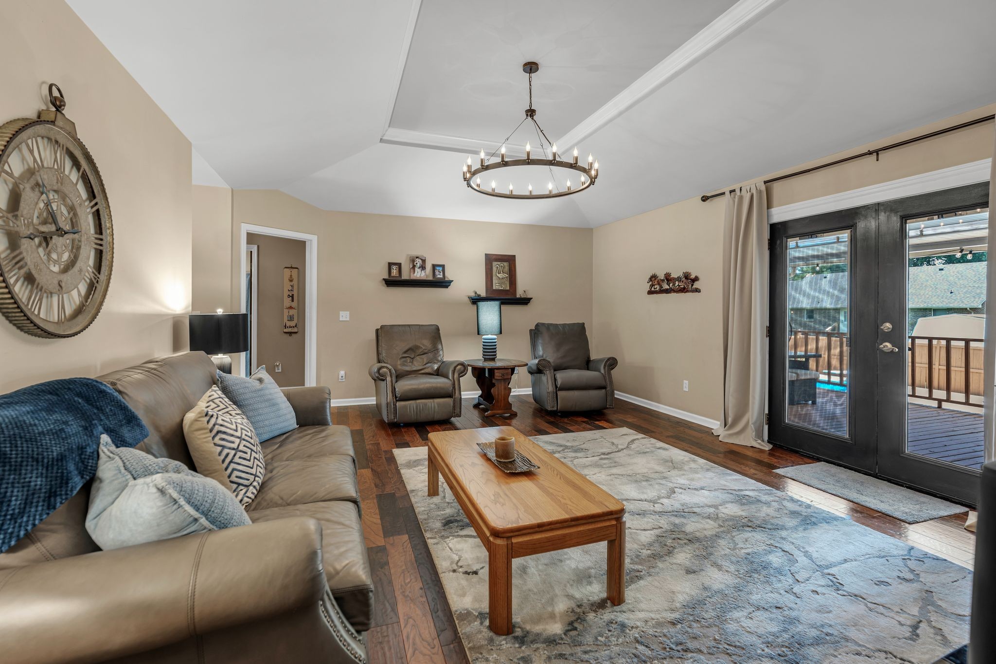 801 Douglas Dr Property Photo 4