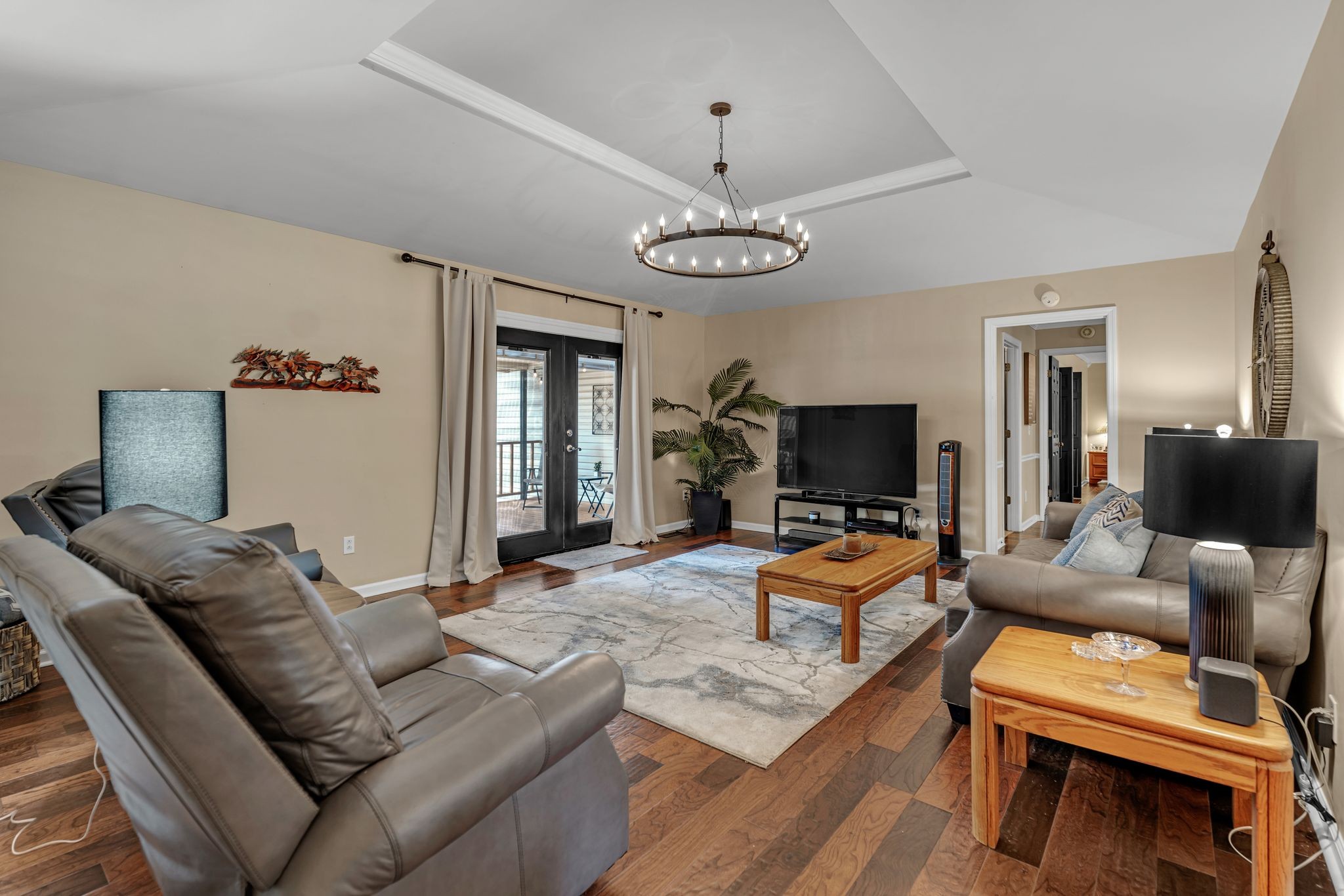 801 Douglas Dr Property Photo 6