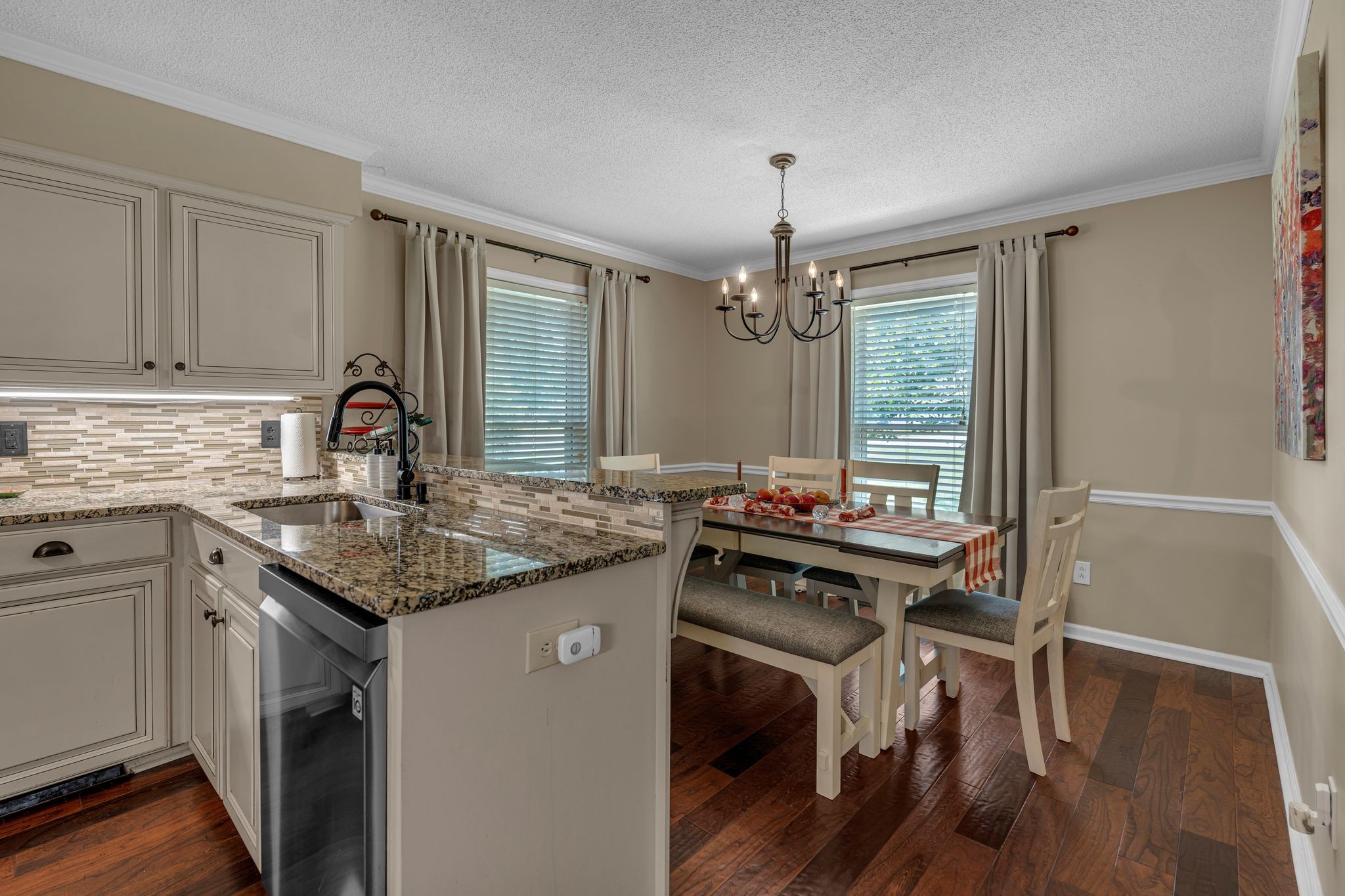 801 Douglas Dr Property Photo 8