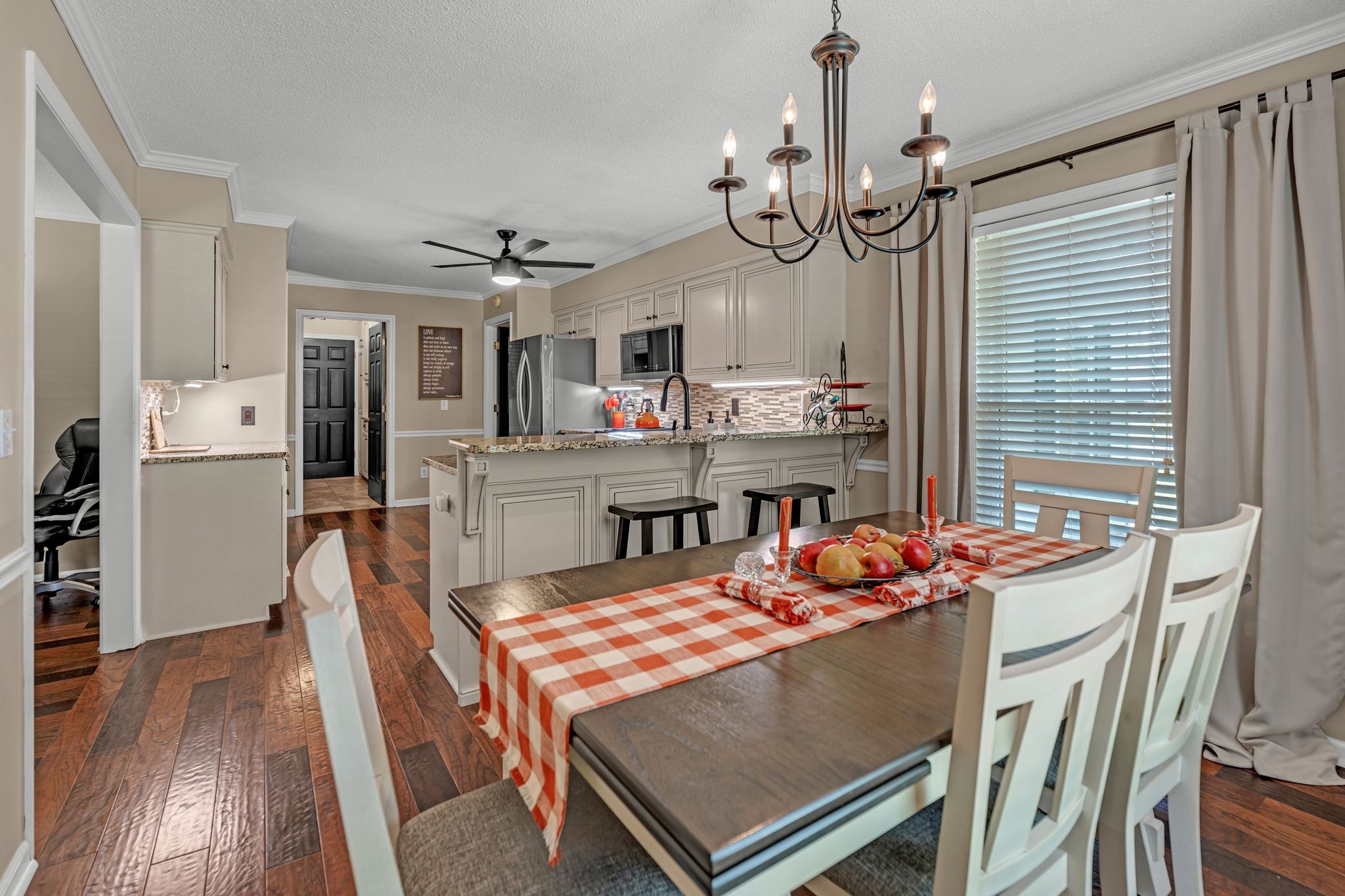 801 Douglas Dr Property Photo 9