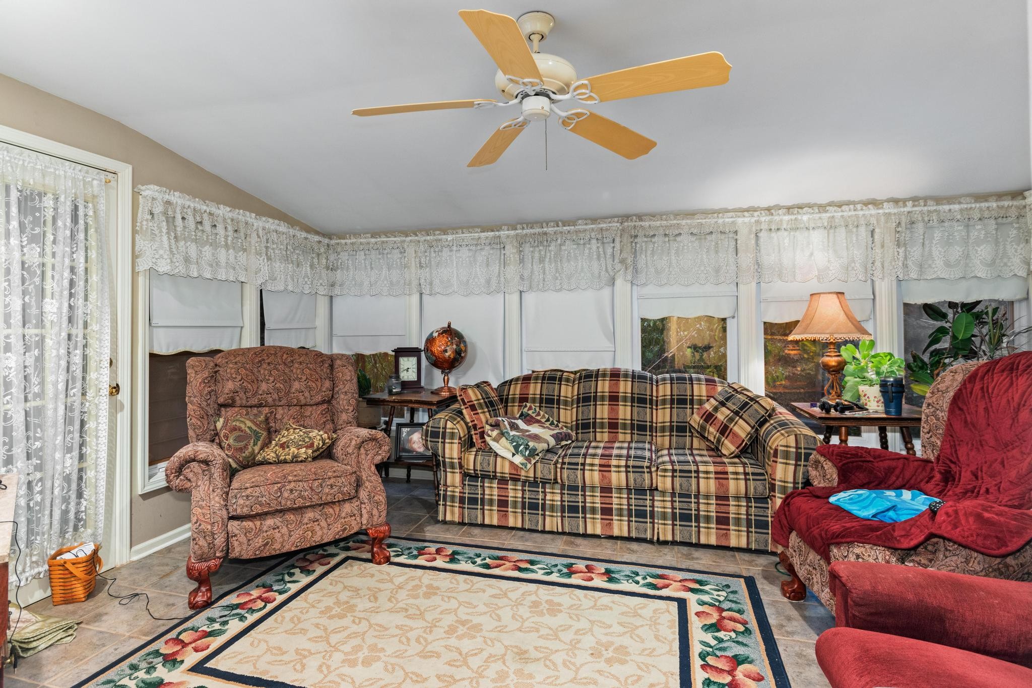 225 Blue Springs Blvd Property Photo 8