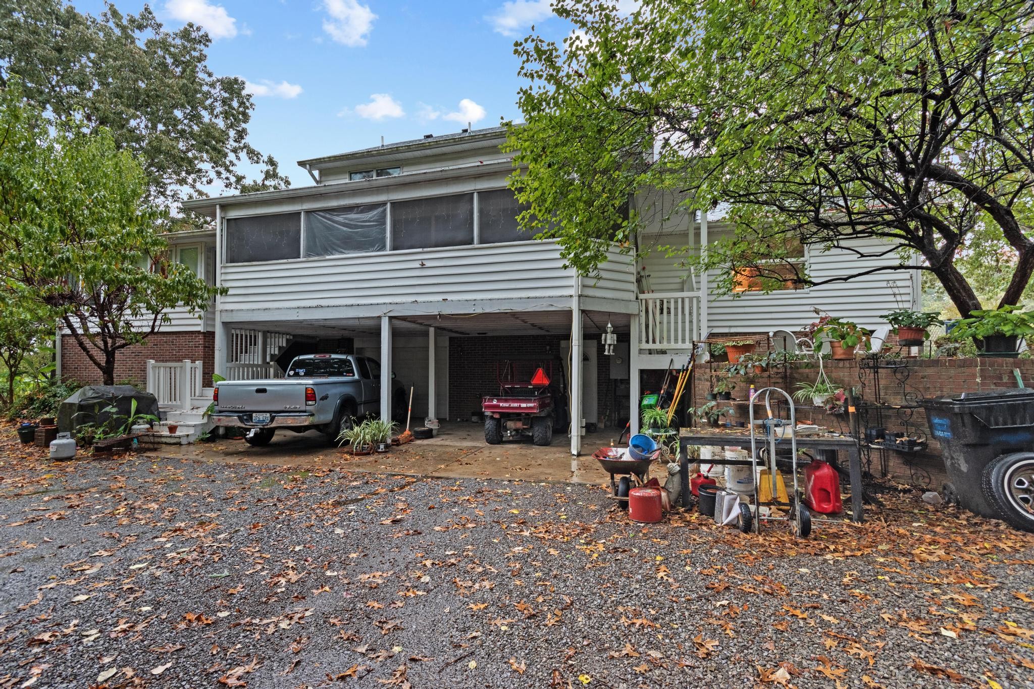 225 Blue Springs Blvd Property Photo 26
