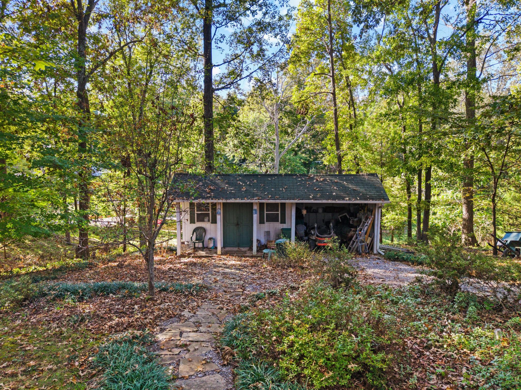 225 Blue Springs Blvd Property Photo 28