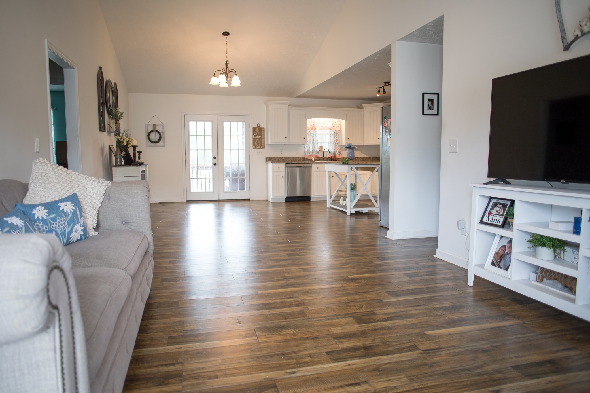 140 Rivercrest Cir Property Photo 3