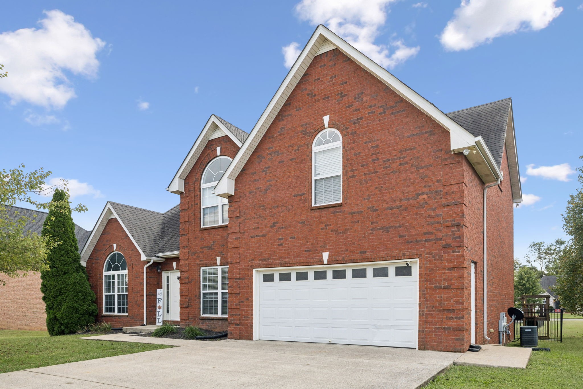 5024 Republic Ave Property Photo 2