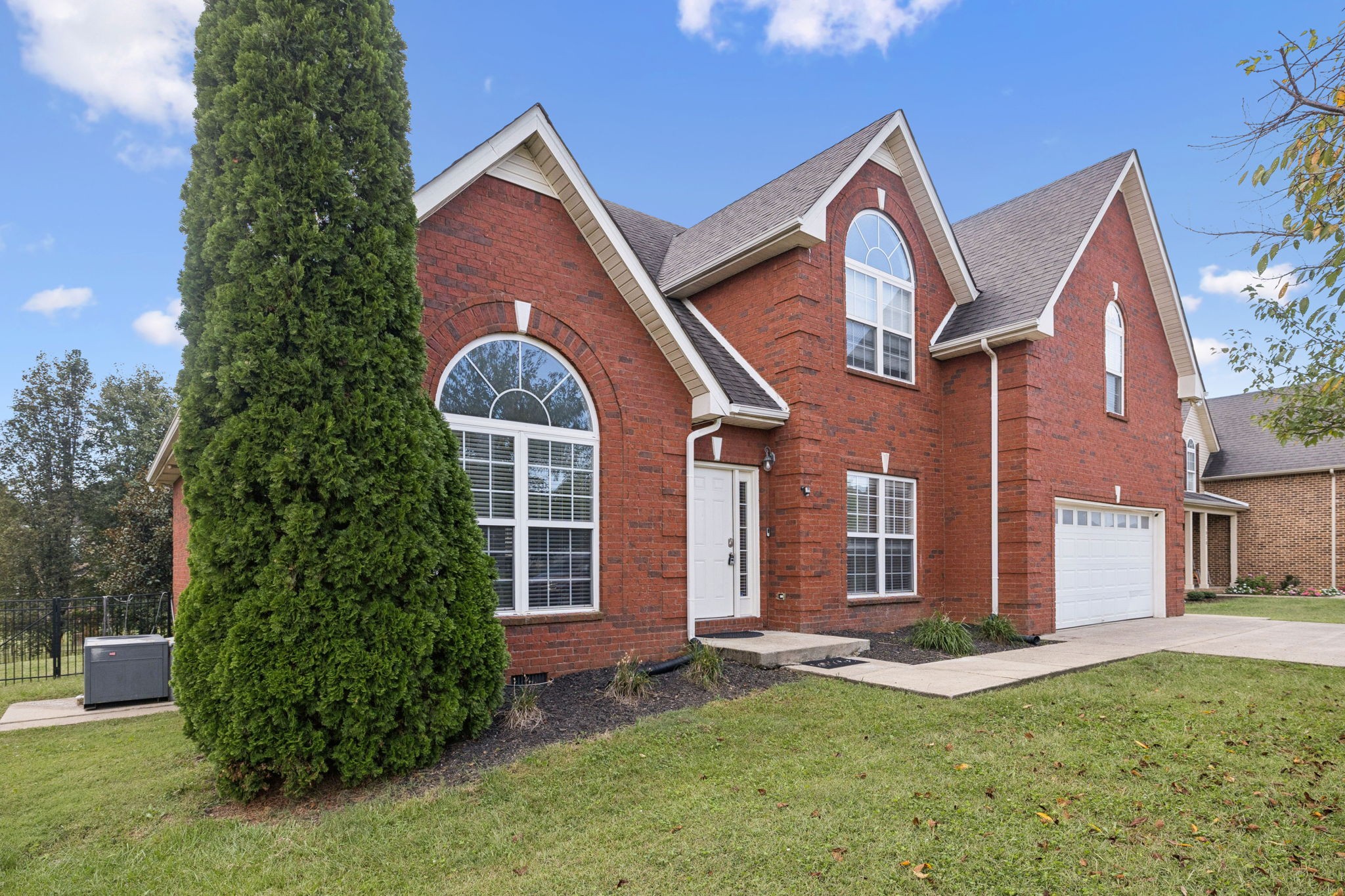 5024 Republic Ave Property Photo 3