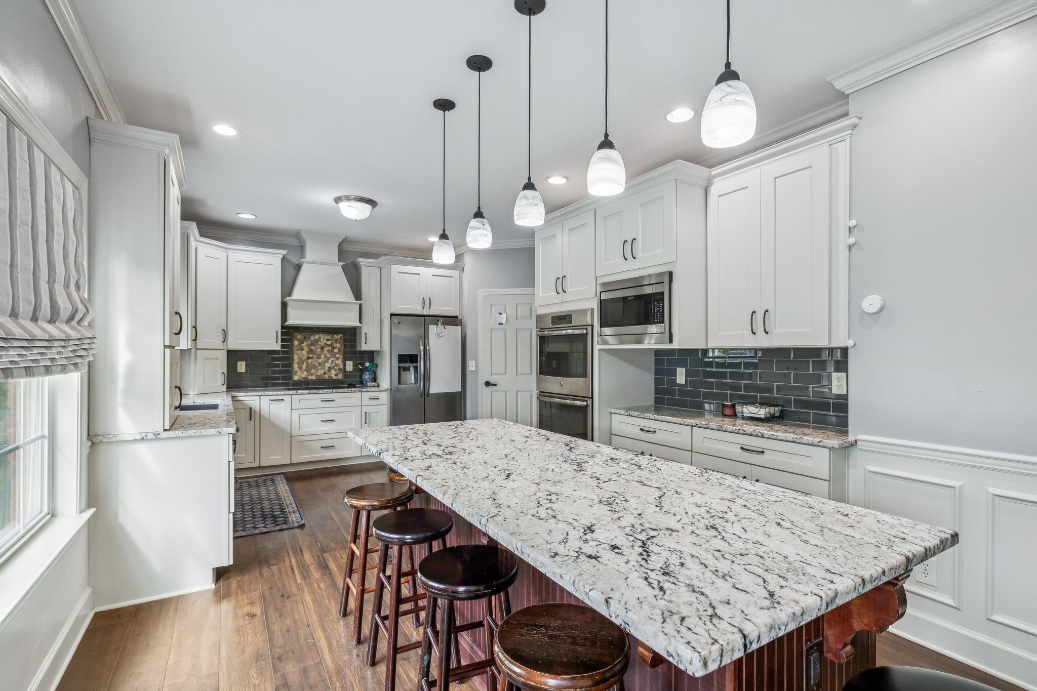 5024 Republic Ave Property Photo 7