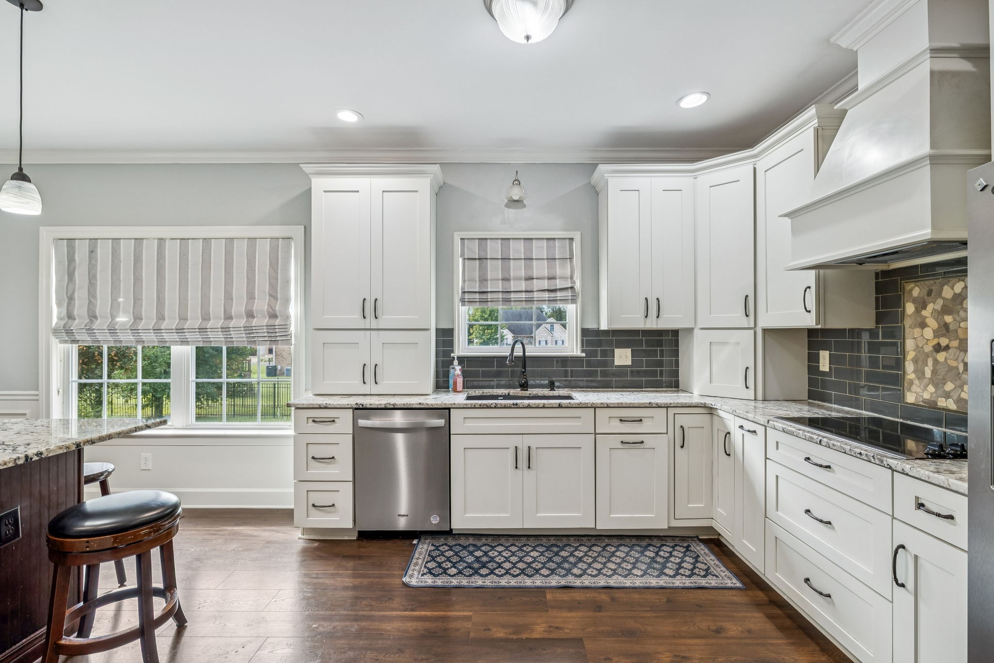 5024 Republic Ave Property Photo 10