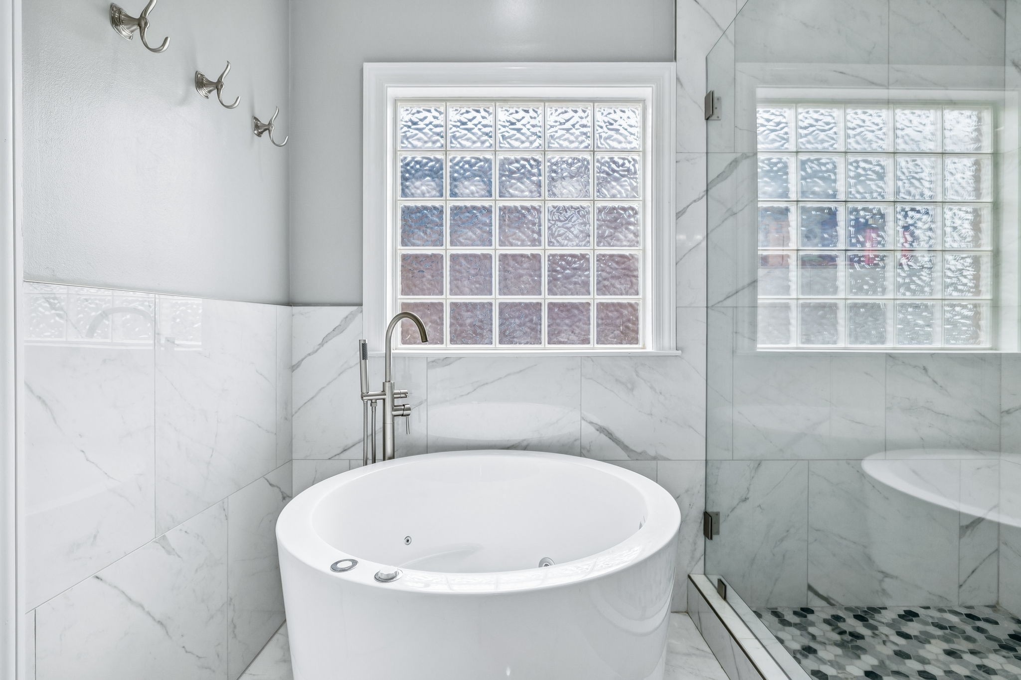 5024 Republic Ave Property Photo 15