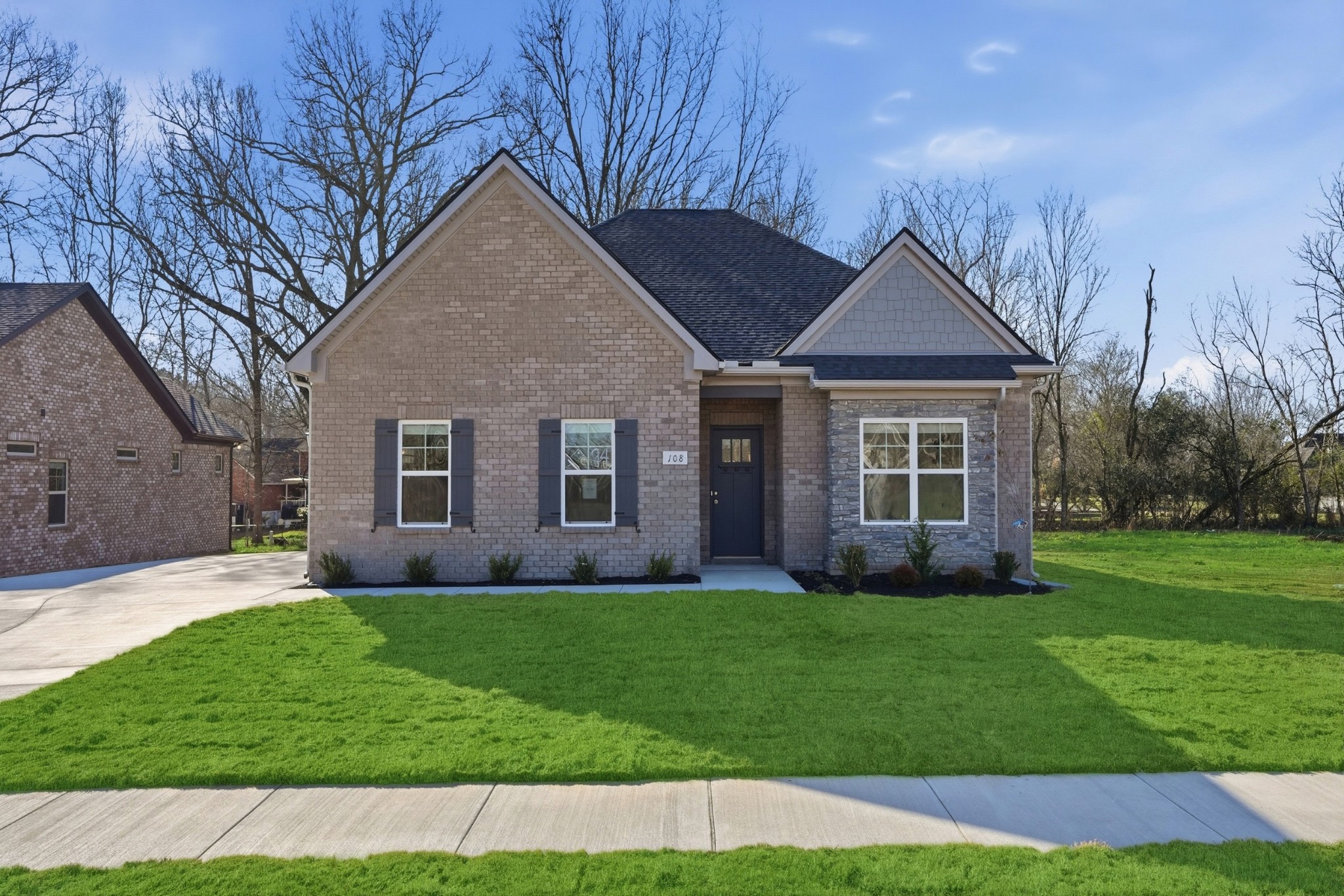 108 Sagewood Drive Property Photo 2