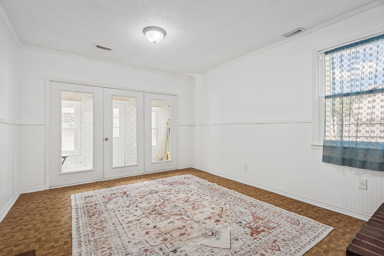 140 Lakeside Dr Property Photo 12