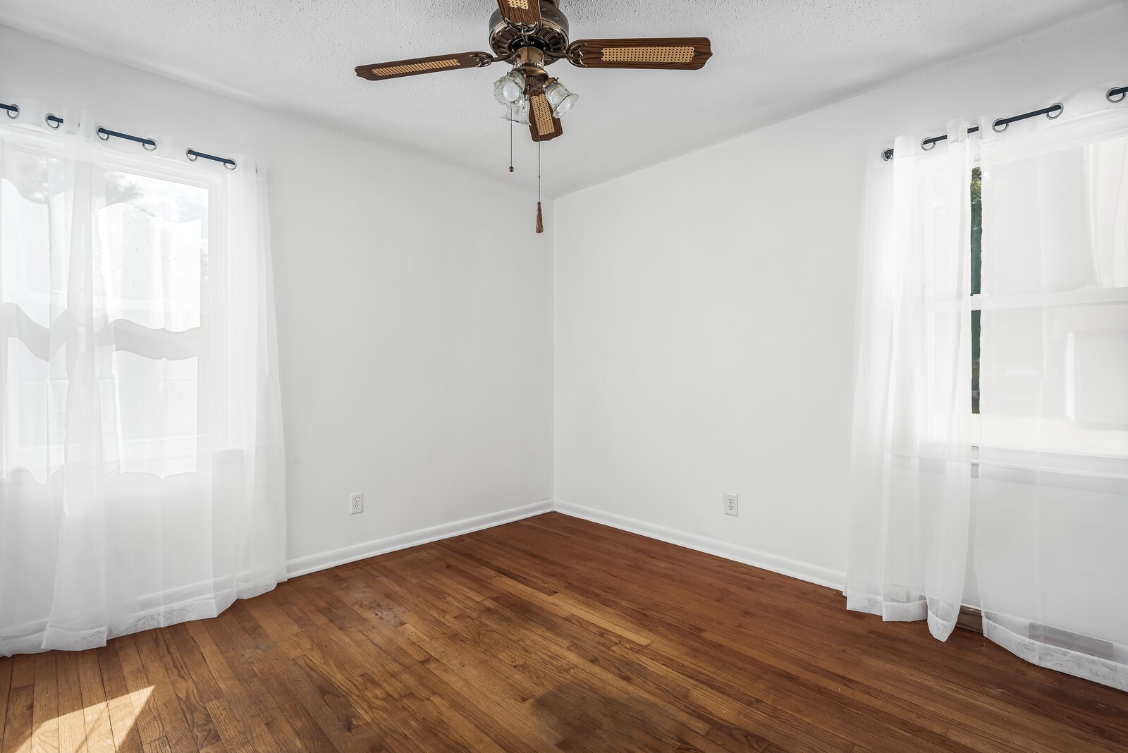 140 Lakeside Dr Property Photo 13