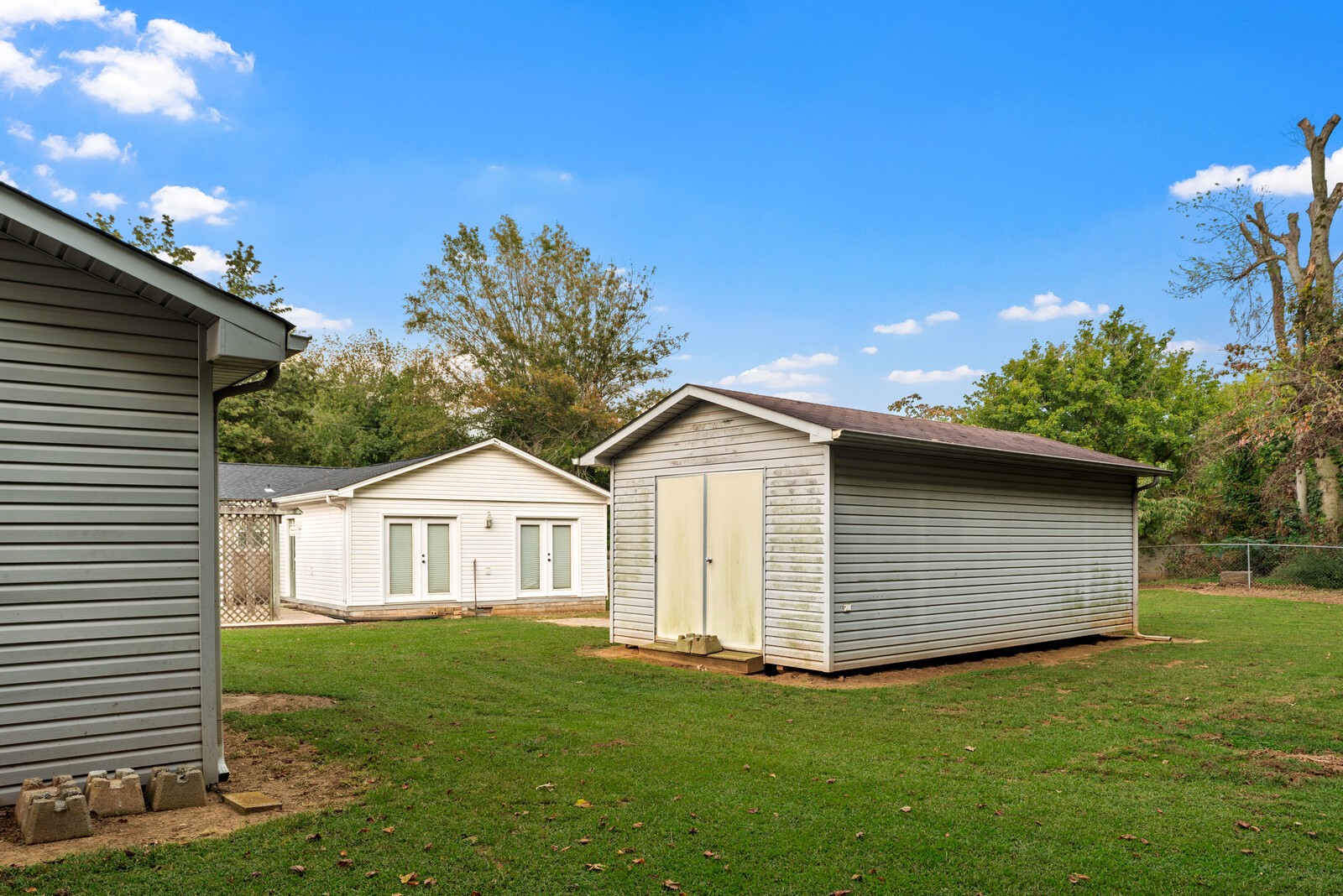 140 Lakeside Dr Property Photo 29