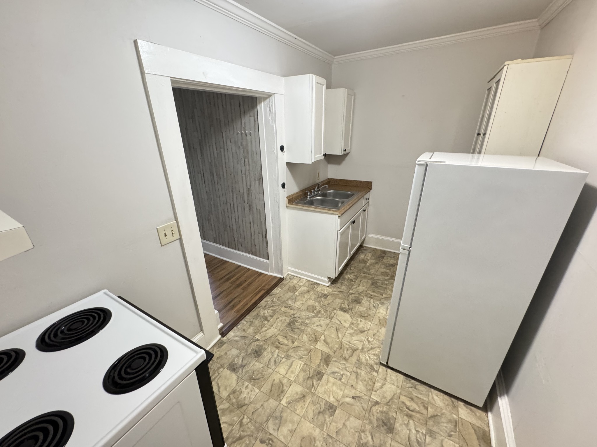 226 N Highland Ave Property Photo 4