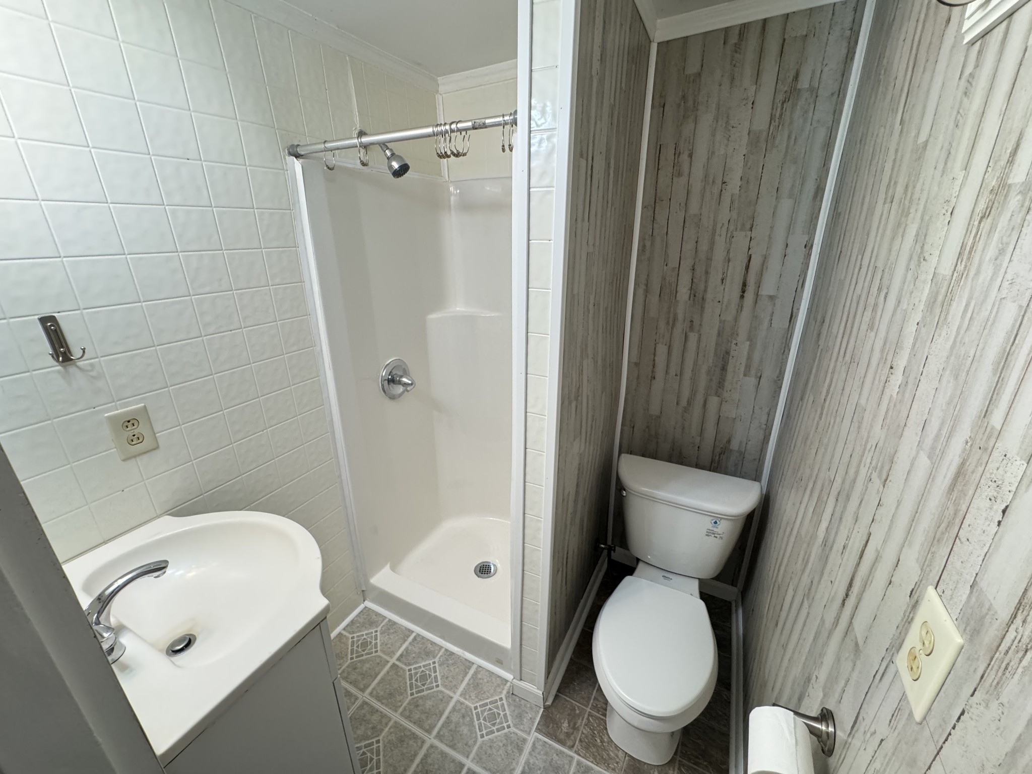 226 N Highland Ave Property Photo 5