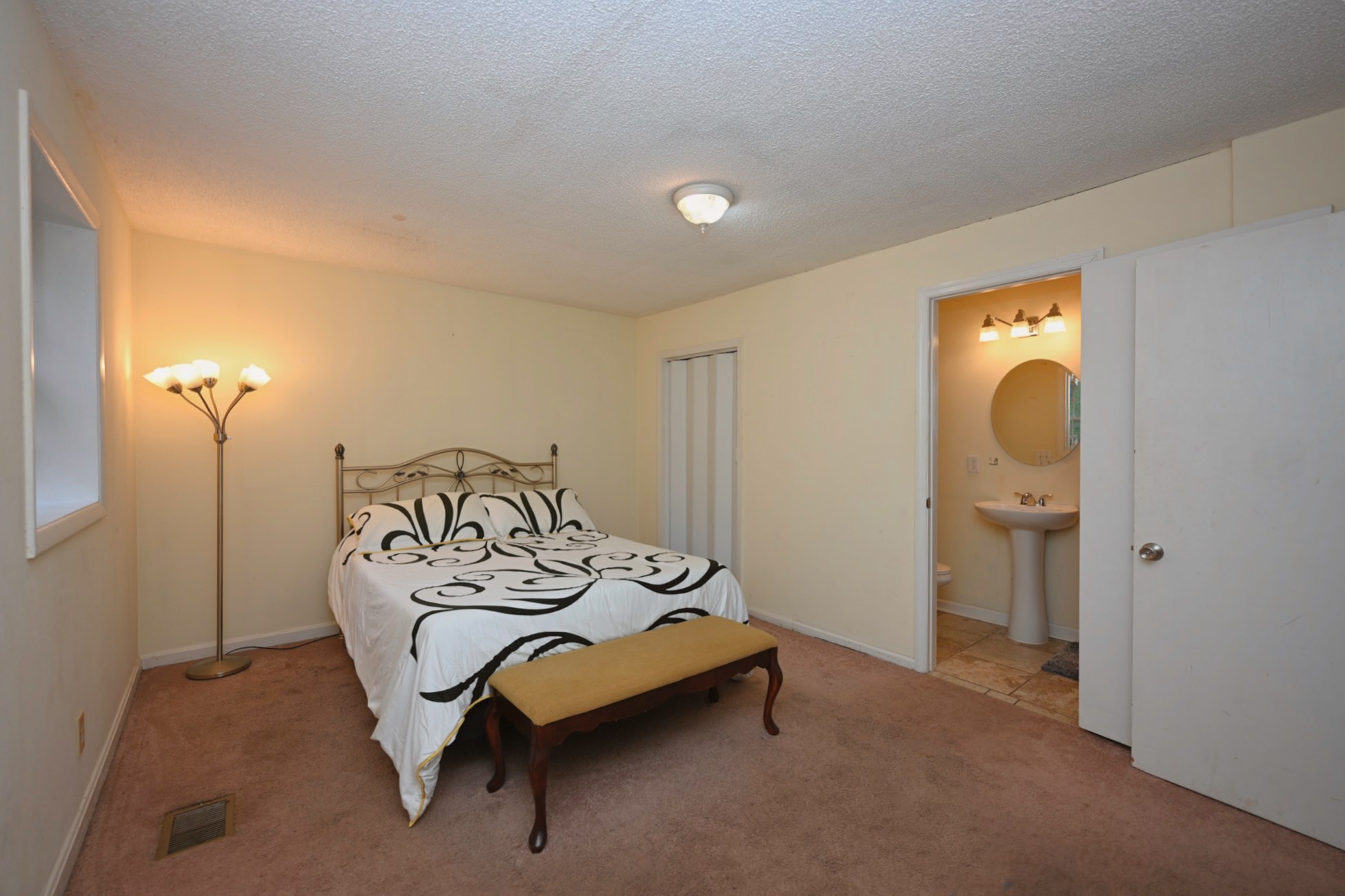 212 Nokes Dr Property Photo 17