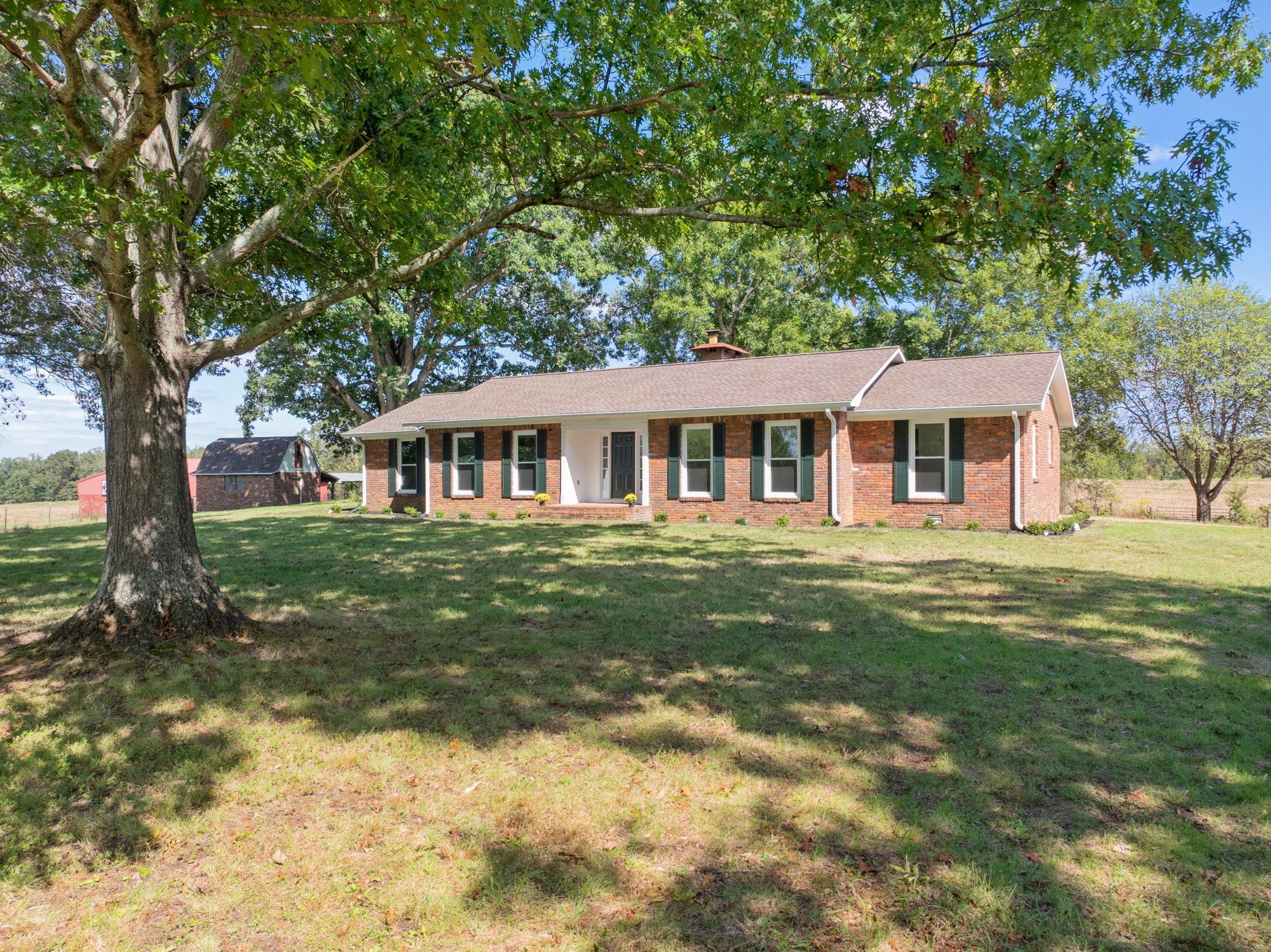 6920 Highway 192 Property Photo 2