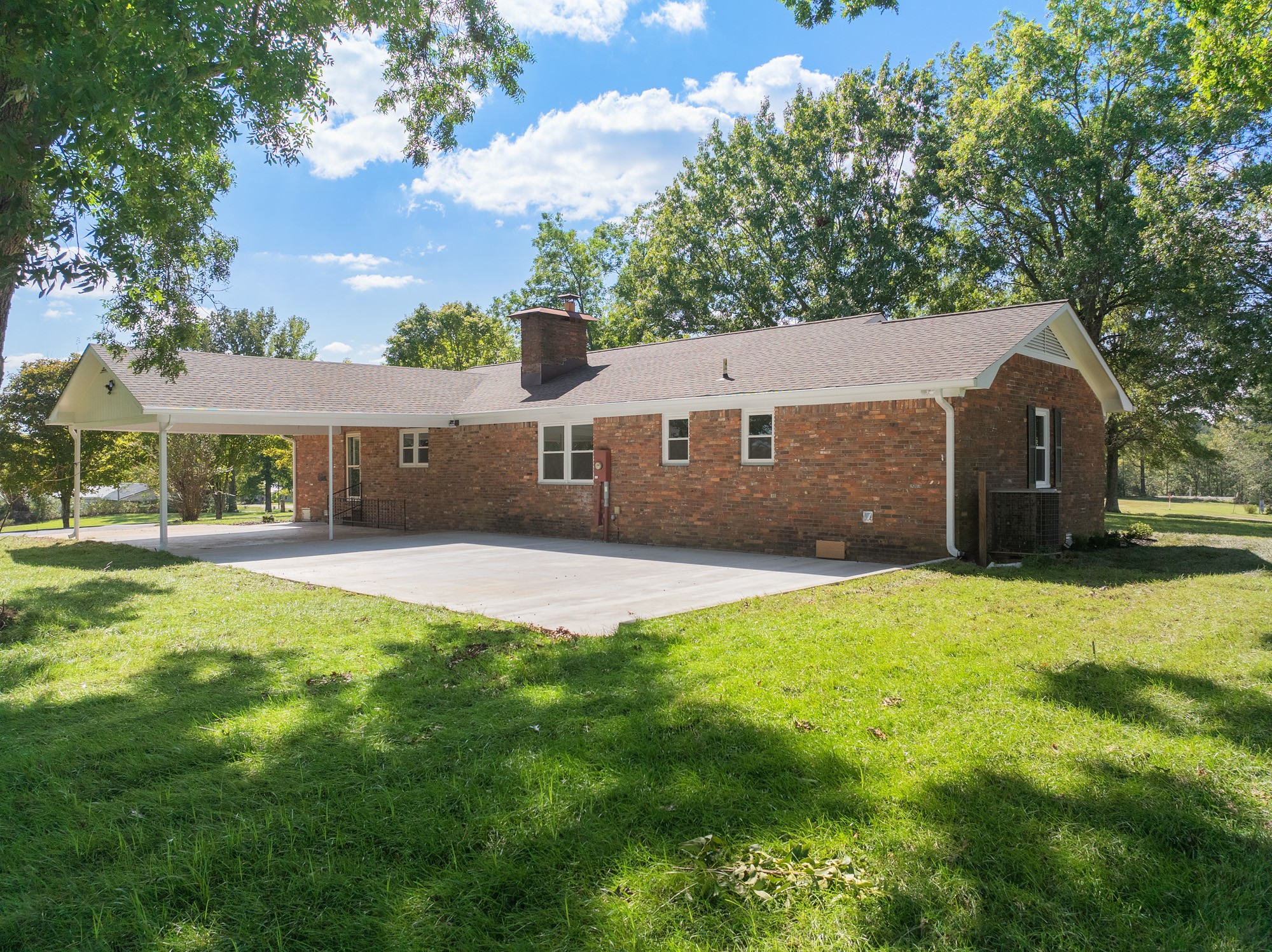 6920 Highway 192 Property Photo 3