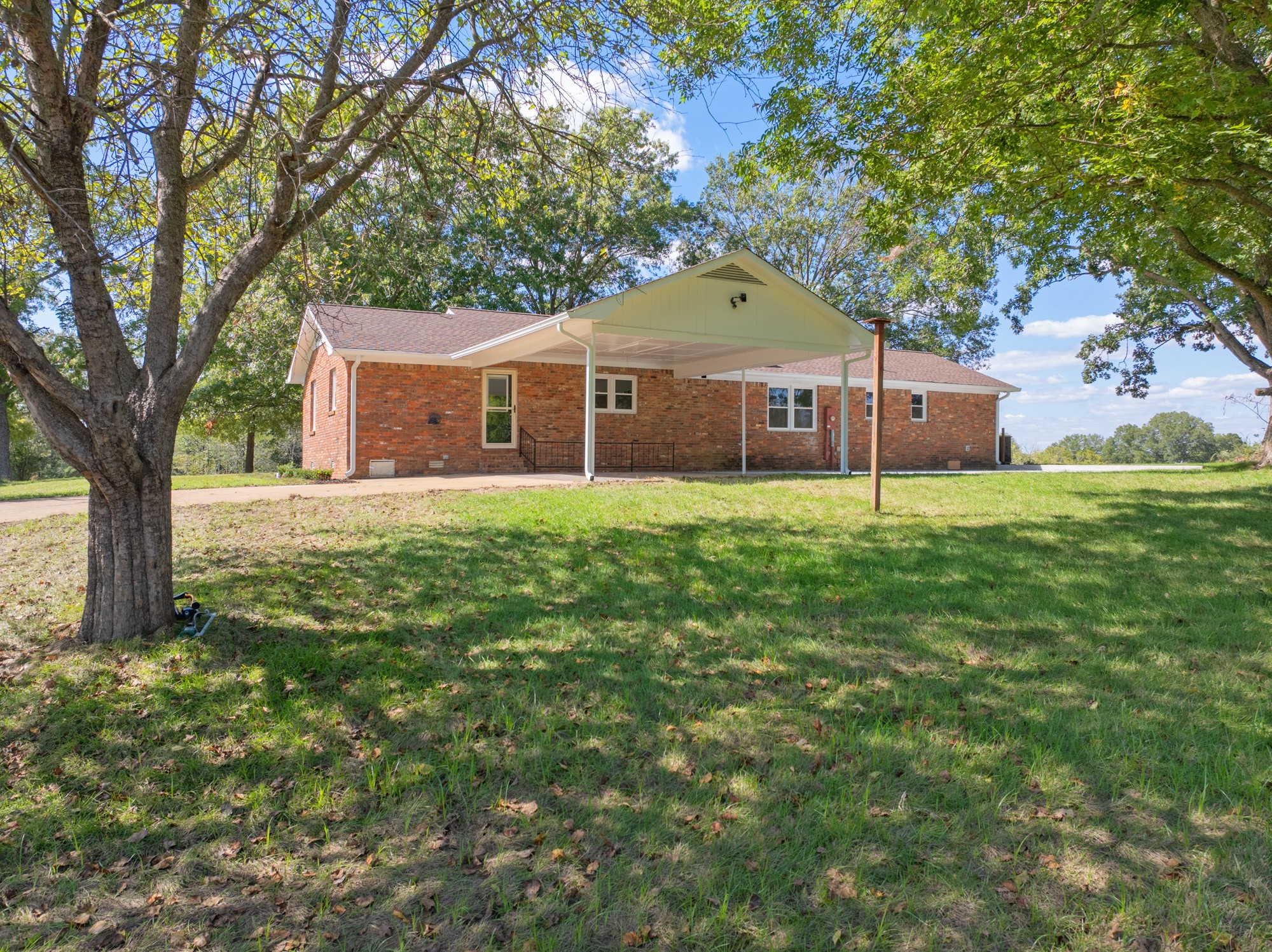 6920 Highway 192 Property Photo 4