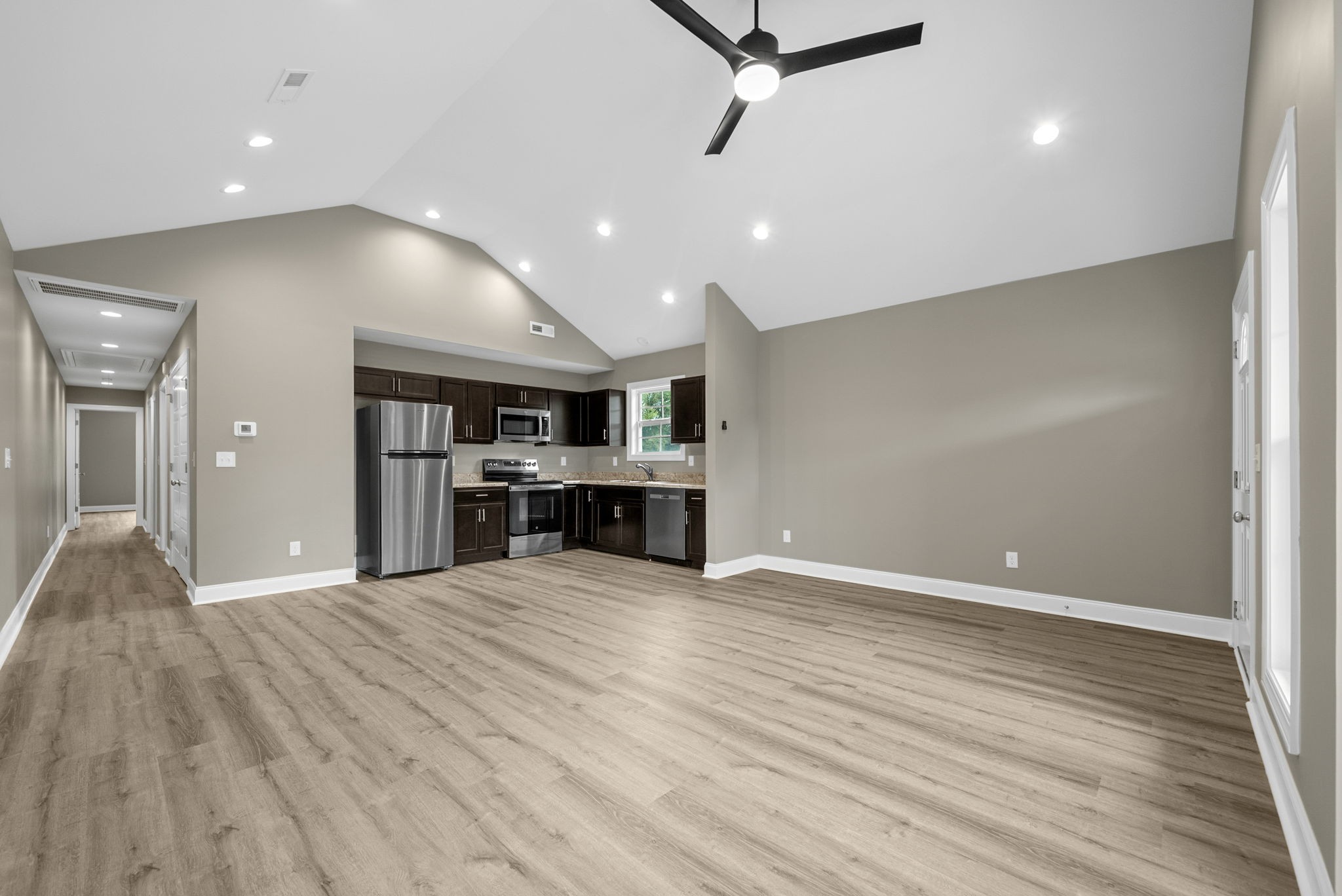 115 Holley St Property Photo 6