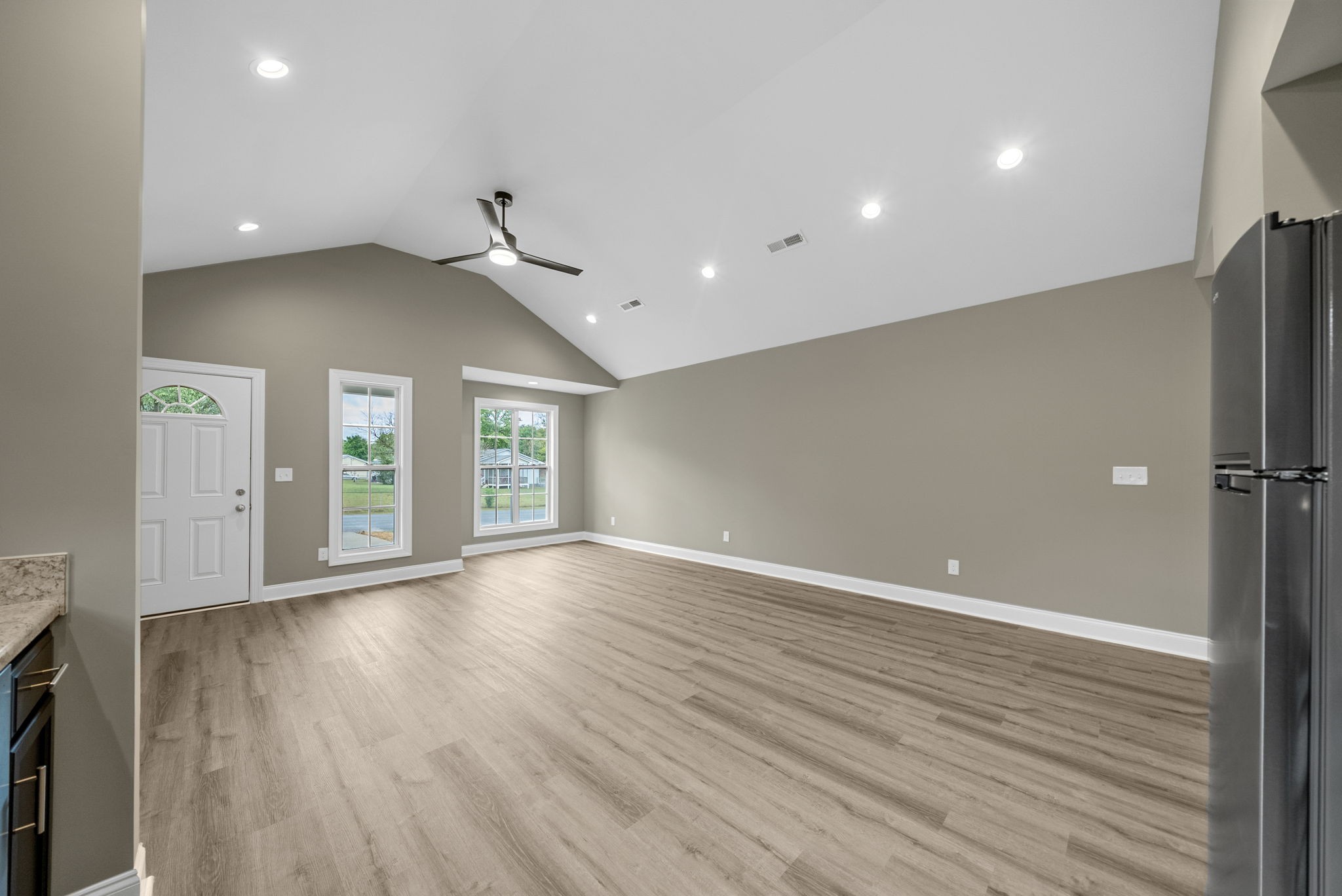 115 Holley St Property Photo 9