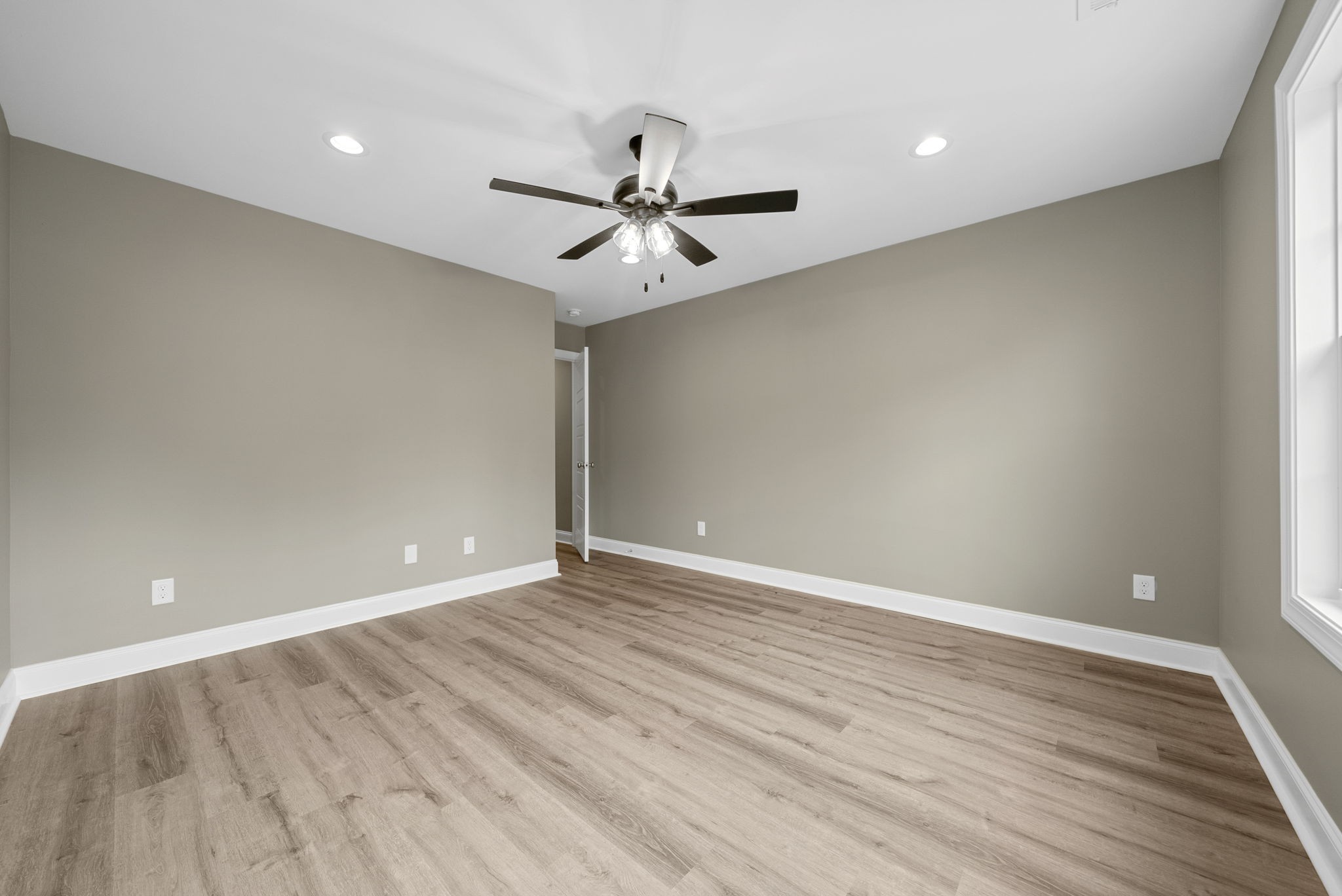 115 Holley St Property Photo 16