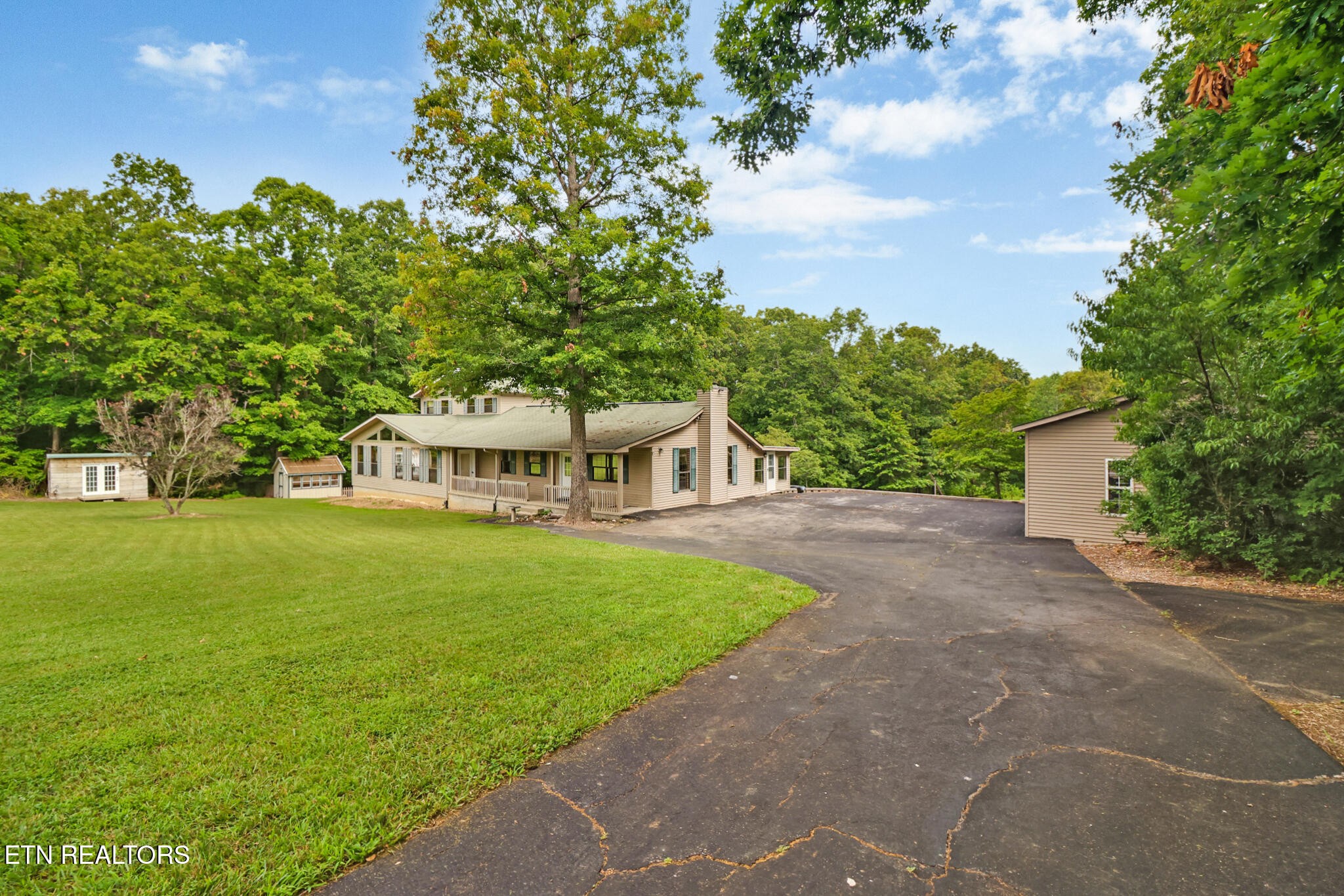 16501 Genesis Rd Property Photo 2