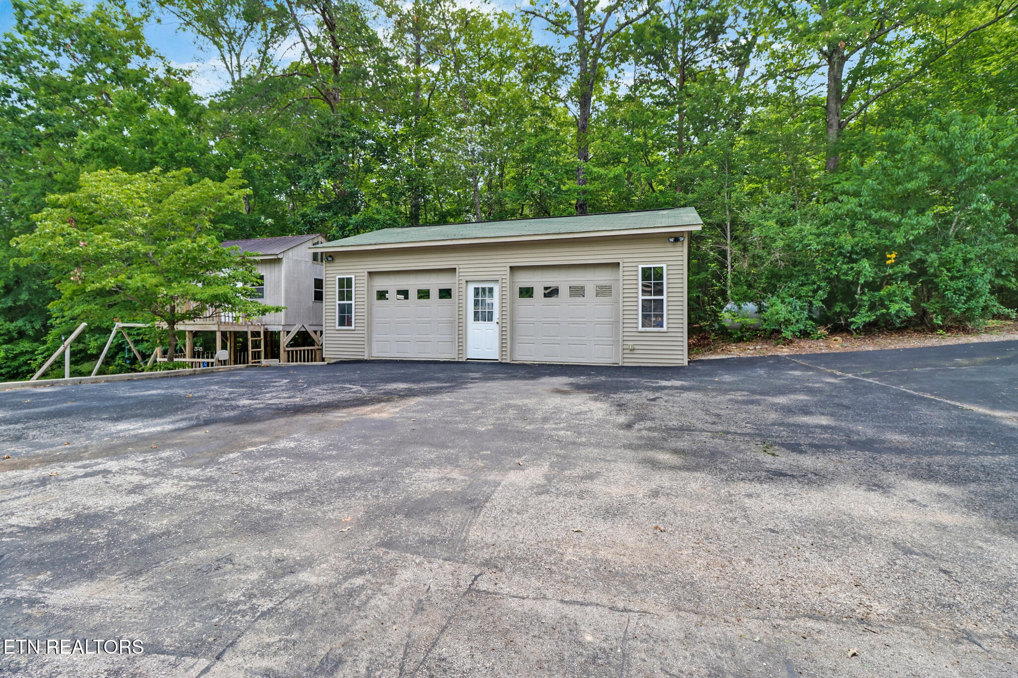 16501 Genesis Rd Property Photo 13