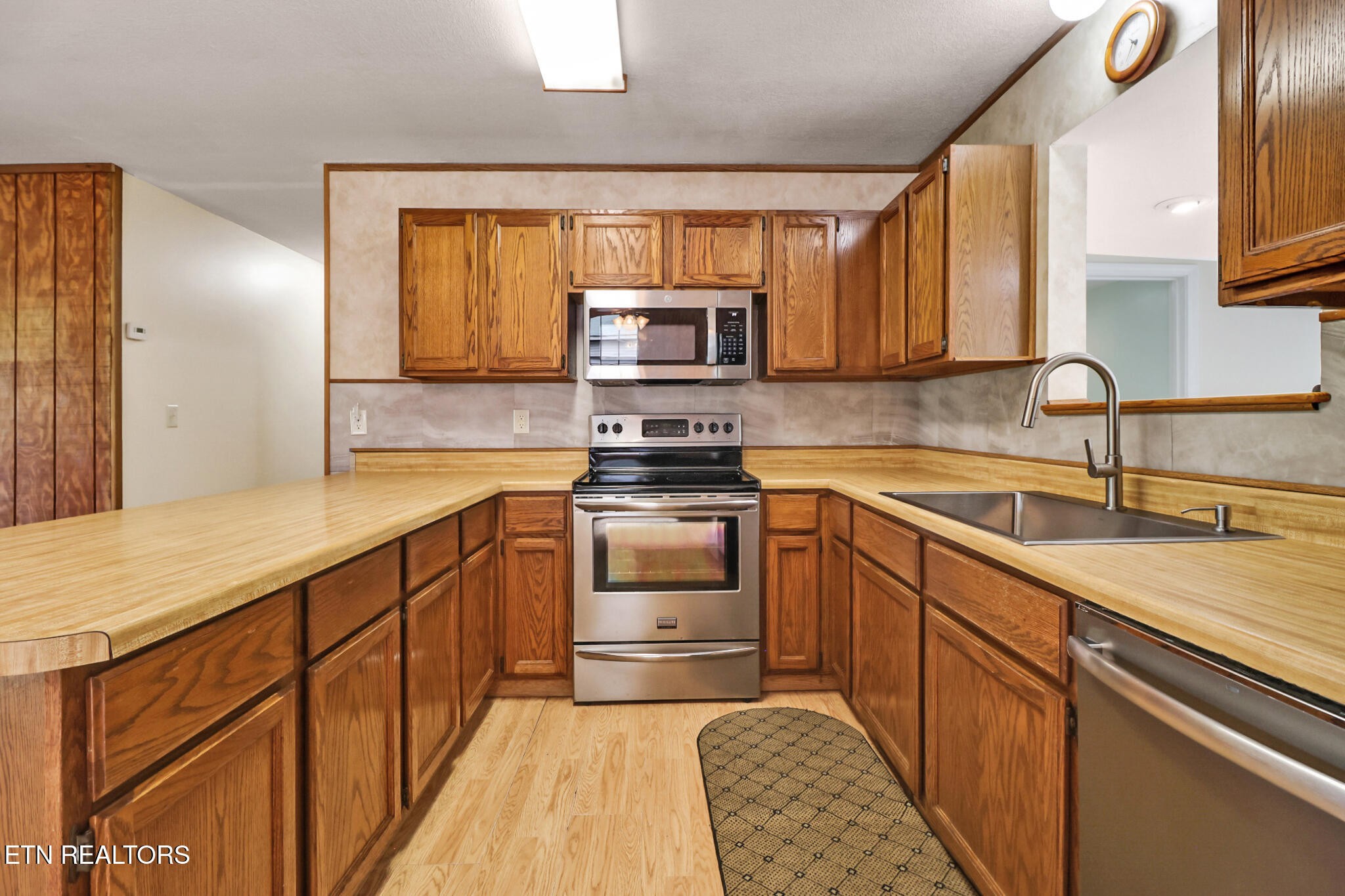 16501 Genesis Rd Property Photo 27